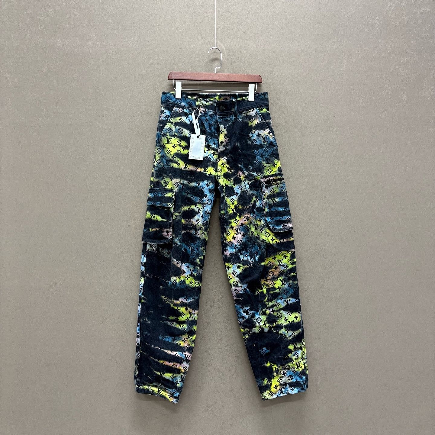 Louis Vuitton Louis Vuitton Monogram Cargo Pants Size 30 Size US 30 / EU 46 - 1 Thumbnail