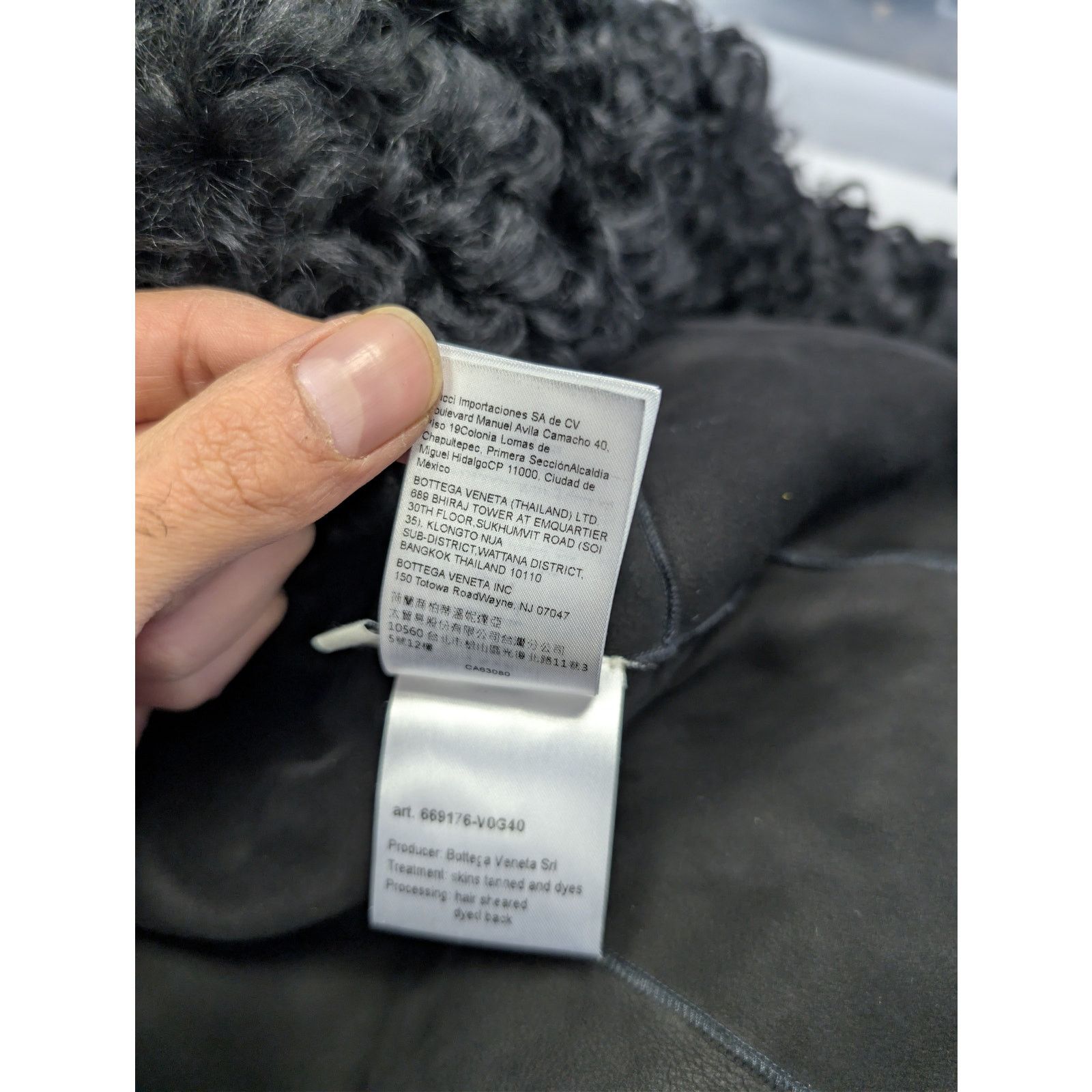 Bottega Veneta o1rshd1 Curly Shearling Coat in Black Size US M / EU 48-50 / 2 - 21 Thumbnail