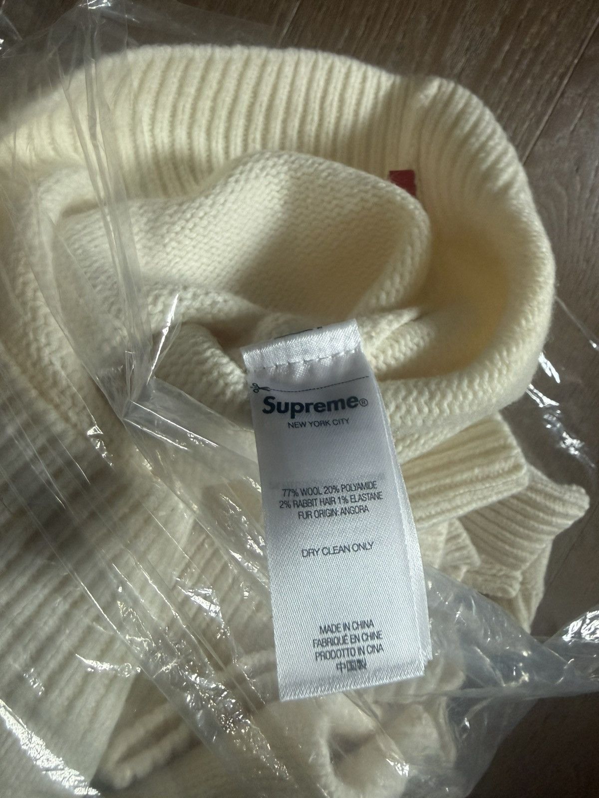 Supreme Supreme Angora Script Ivory Sweater (XL) *IN-HAND Size US XL / EU 56 / 4 - 5 Thumbnail