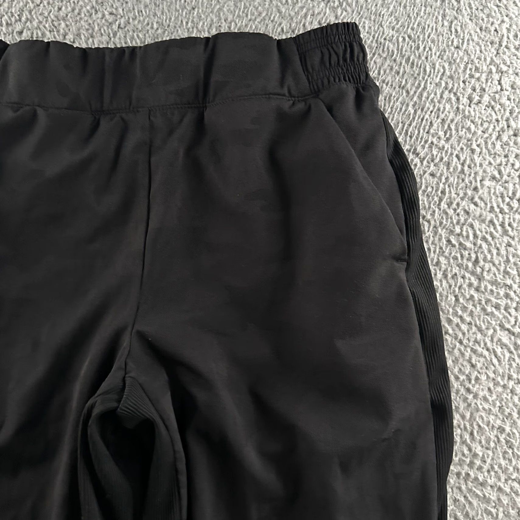 Athleta Athleta Pants Black 2 Jogger Mid Rise Camo Stretch Lined Polyester Blend Womens Tapered Jogger Feature: Stretch Size 26" / US 2 / IT 38 - 4 Thumbnail