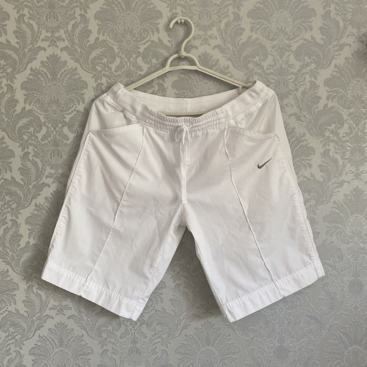 Nike Vintage Nike Shorts Swoosh Y2K 00s Size US 32 / EU 48 - 1 Thumbnail