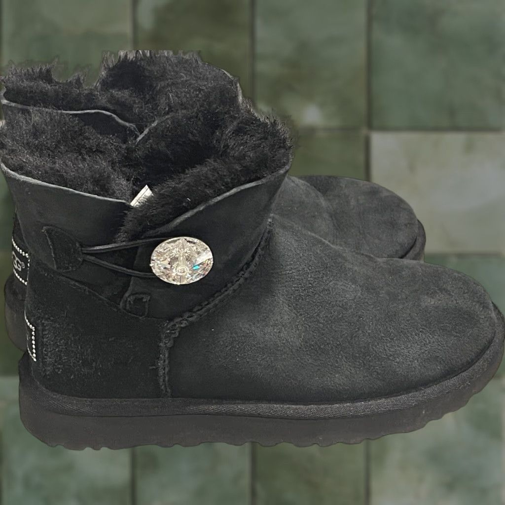 UGG Boots Bailey Button Short Bling Swarovski Suede Shearling Black Women Adult 5