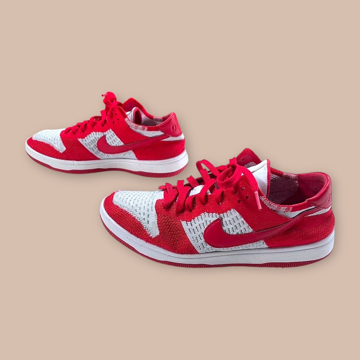 Nike Nike Dunk Low FLYKNIT "University Red" Size US 9 / EU 42 - 2 Thumbnail
