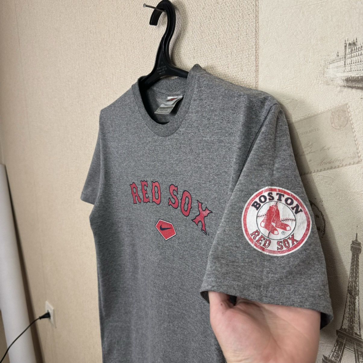 MLB × Nike × Vintage Vintage Nike Red Sox Boston T shirt Swoosh 00s MLB S Size US S / EU 44-46 / 1 - 9 Thumbnail