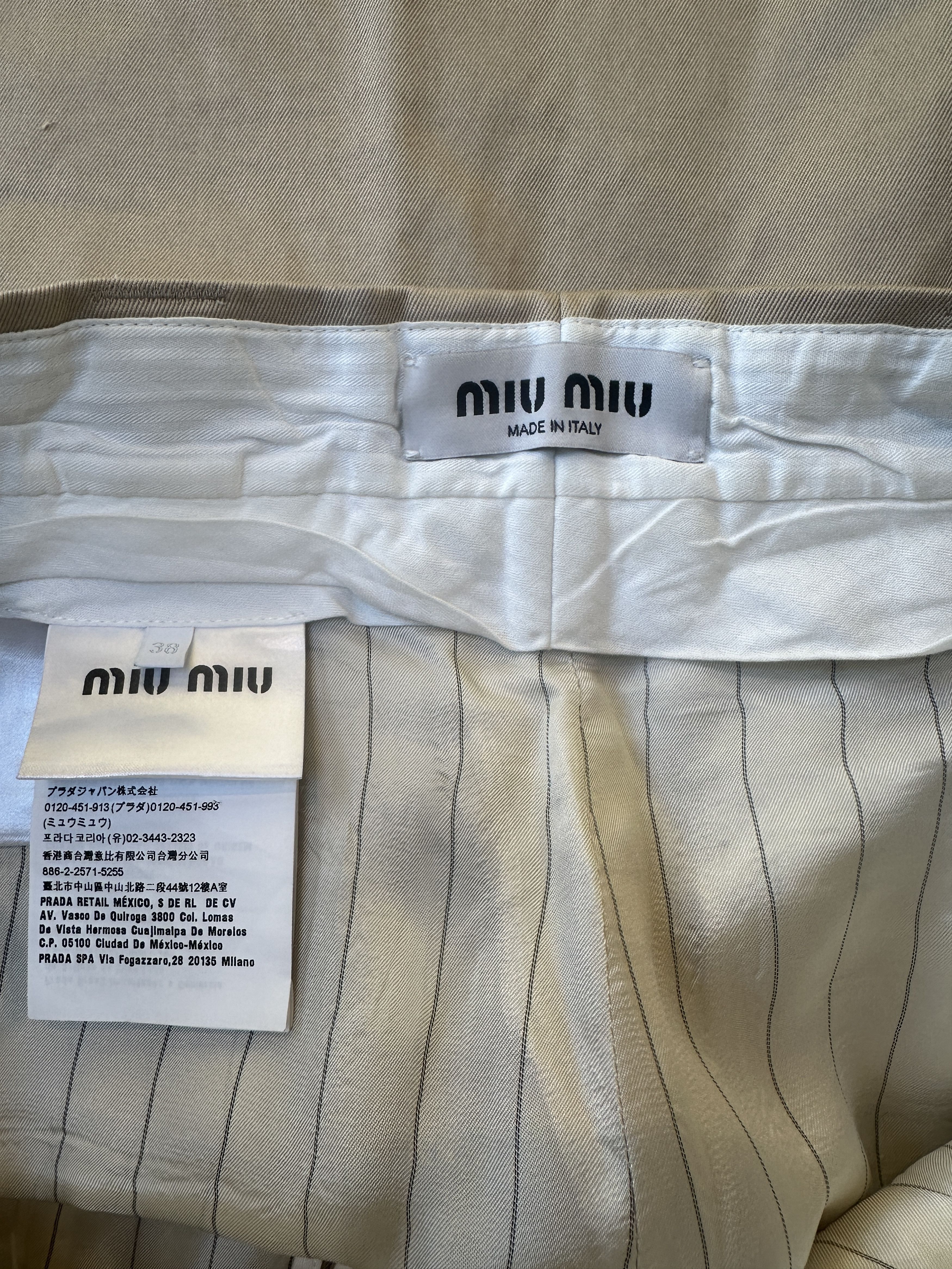 Miu Miu Iconic SS22 Miu Miu Khaki Bermuda Shorts Size 26" / US 2 / IT 38 - 4 Thumbnail
