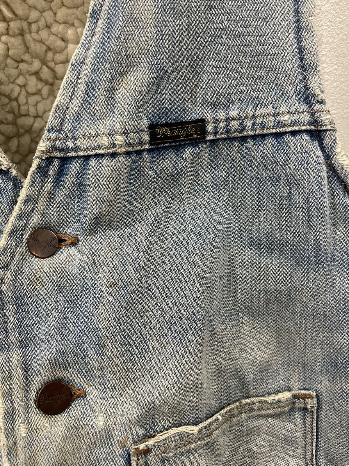 Wrangler Vintage Wrangler Sherpa Lined Distressed Denim Vest Size US M / EU 48-50 / 2 - 8 Thumbnail