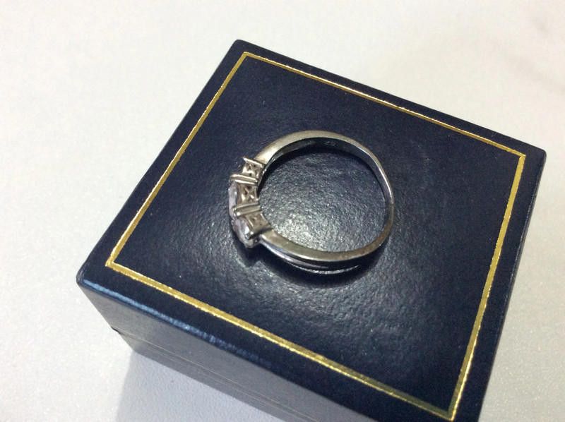 Other 9ct white gold ladies three diamond ring size M Size ONE SIZE - 3 Thumbnail
