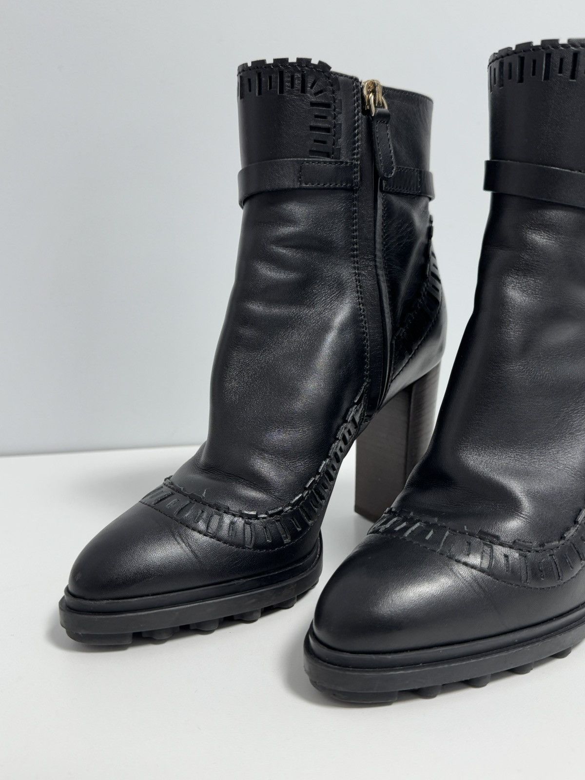 Tod's Tod’s Buckled Laser-cut Glossed-leather Ankle Boots In Nero Size US 6 / IT 36 - 5 Thumbnail