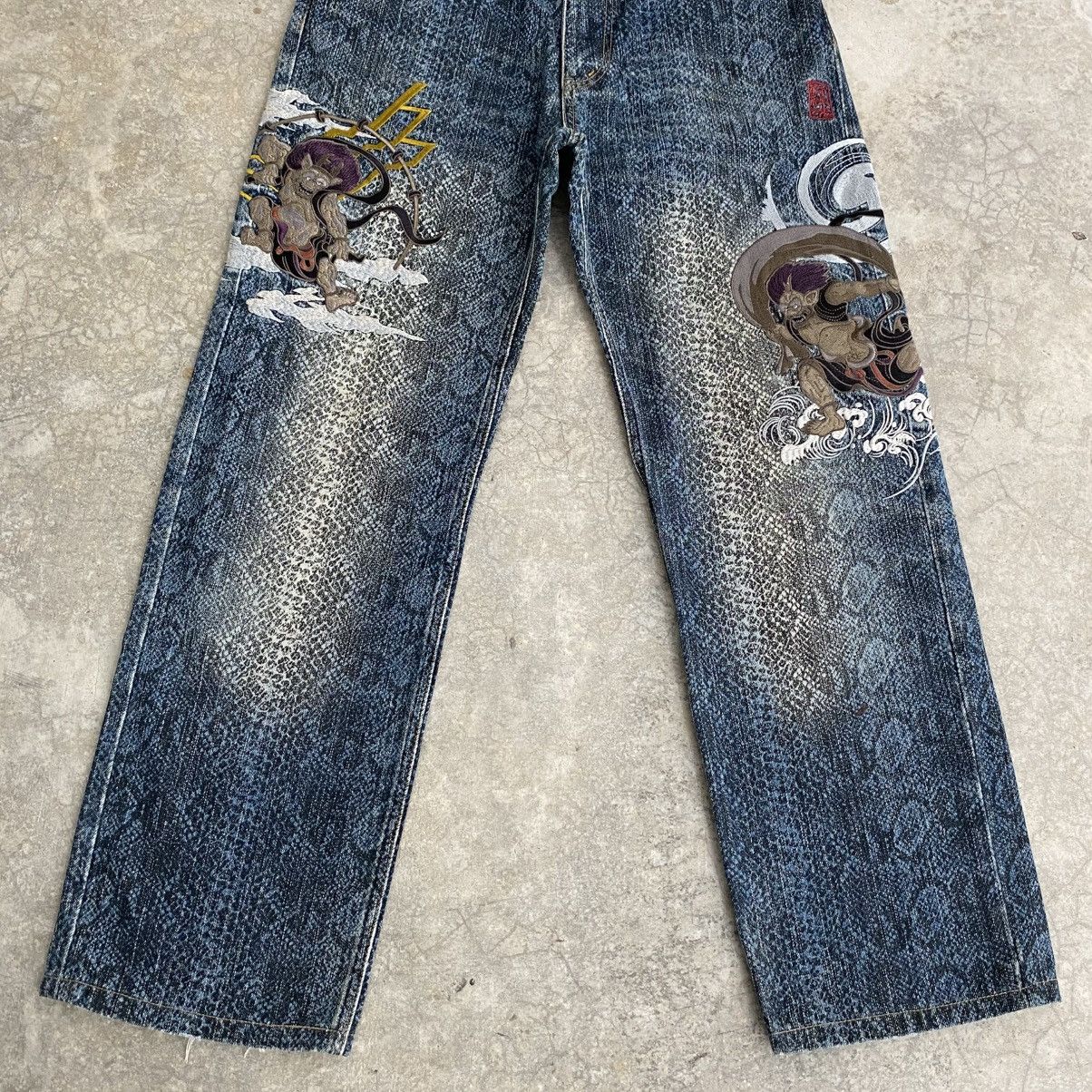 Karakuri Tamashii 00’s Karakuri Tamashii Fūjin Wind God Embroidered Jeans Size US 30 / EU 46 - 3 Thumbnail