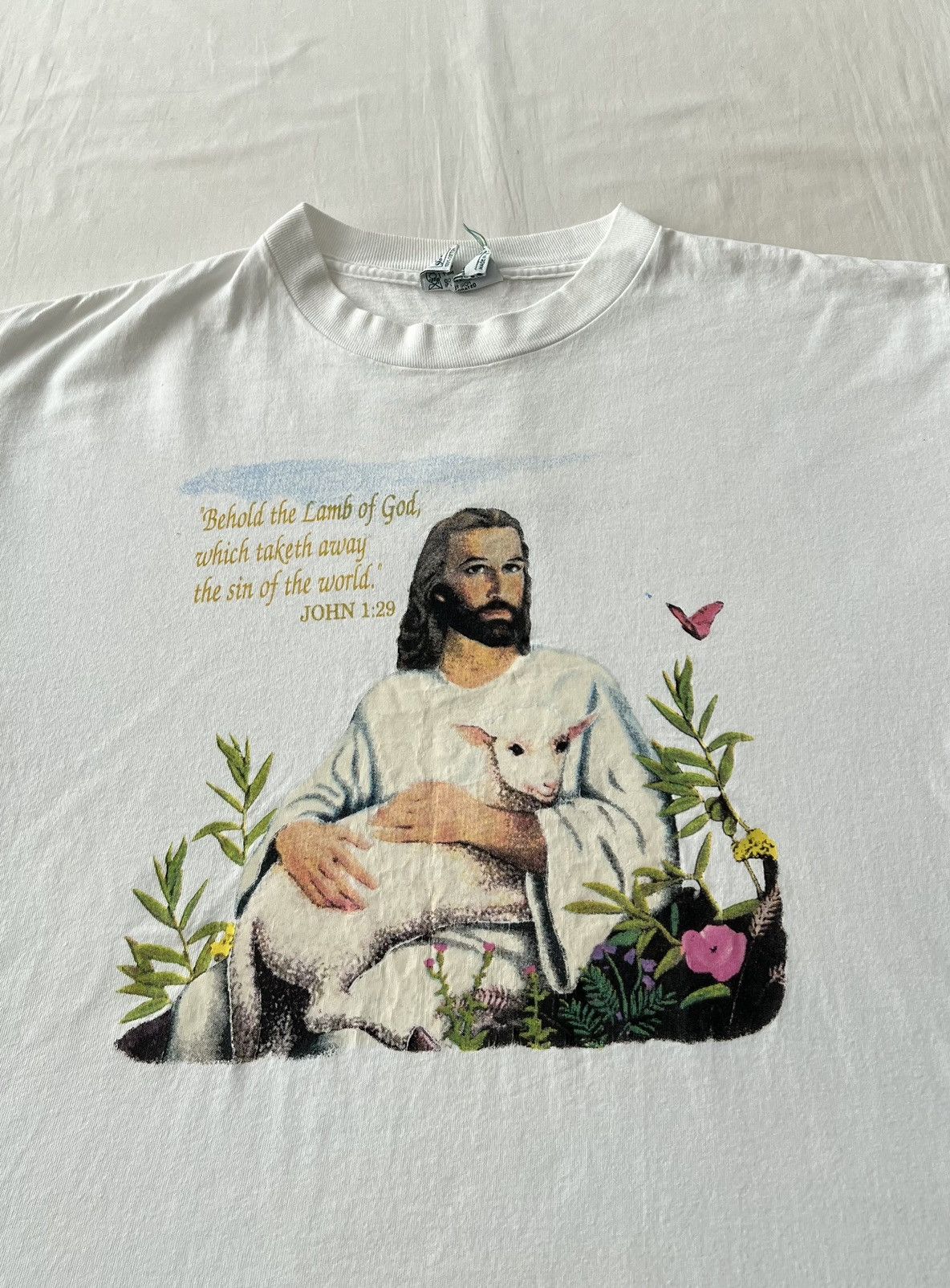 Vintage Vintage 90s Jesus Christ John 1:29 Made in USA White T-shirt Size US L / EU 52-54 / 3 - 3 Thumbnail
