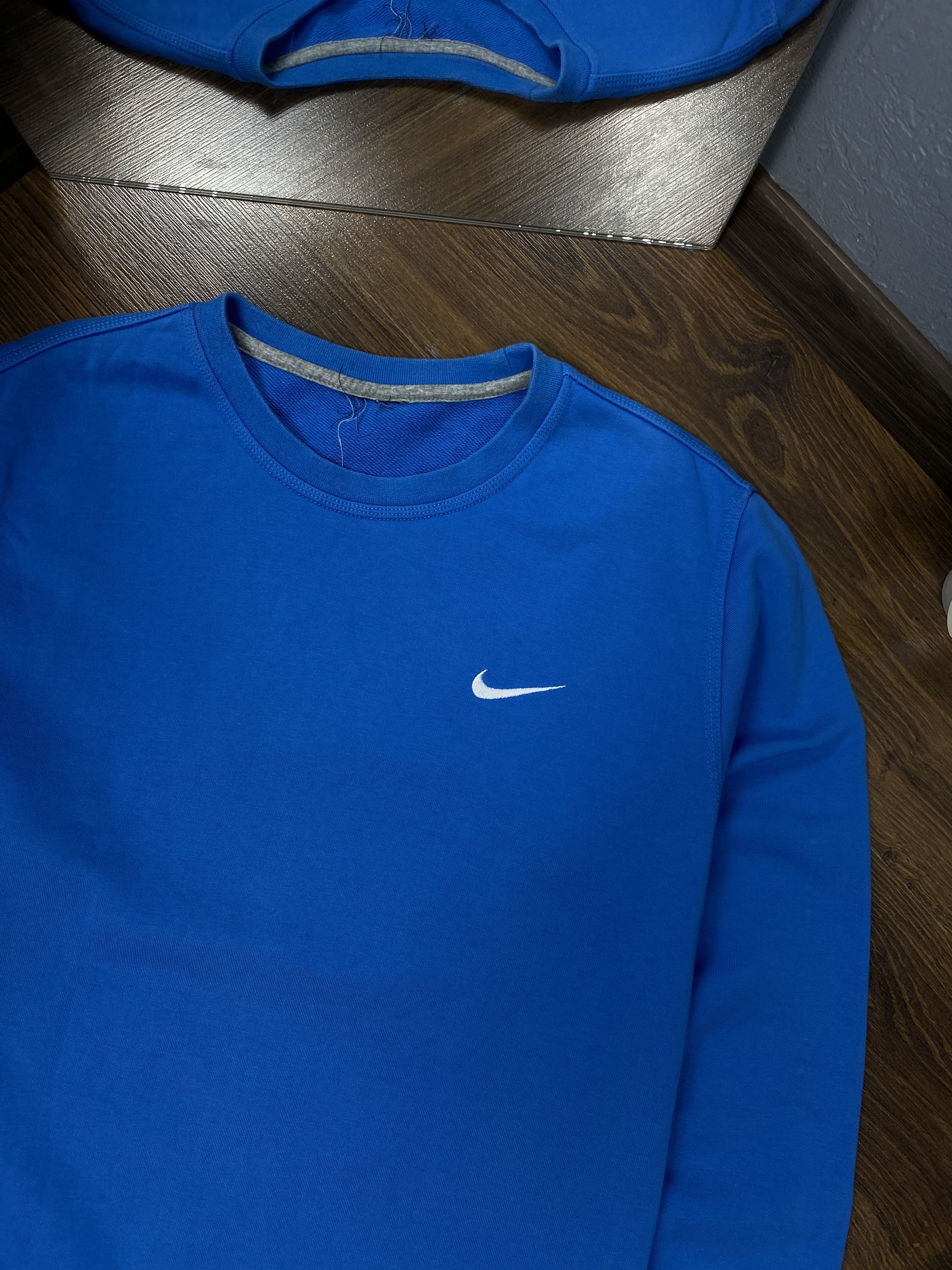 Nike Nike Mens Mini Swoosh Crew Neck Sweatshirt Size US L / EU 52-54 / 3 - 2 Thumbnail