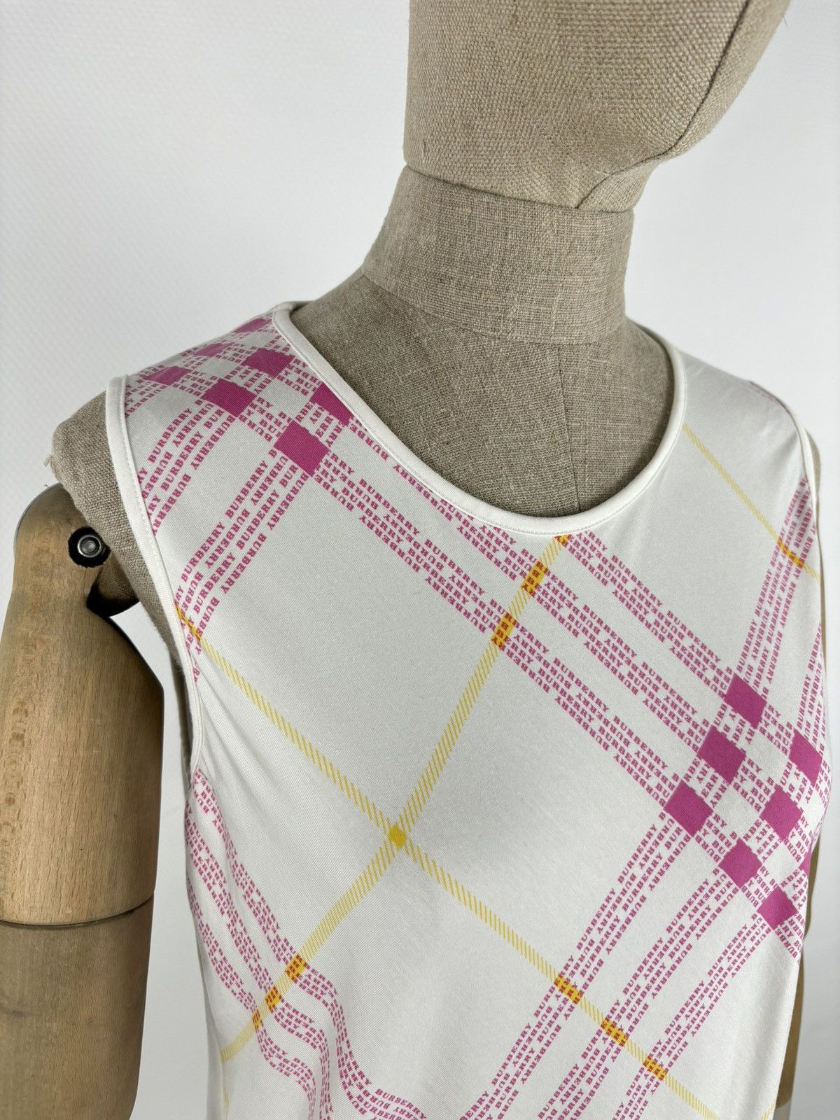 Burberry Y2K Prorsum London Monogram Print Nova Check Sleeveless Tank Top Blouse T-Shirt 48 Size M / US 6-8 / IT 42-44 - 15 Thumbnail