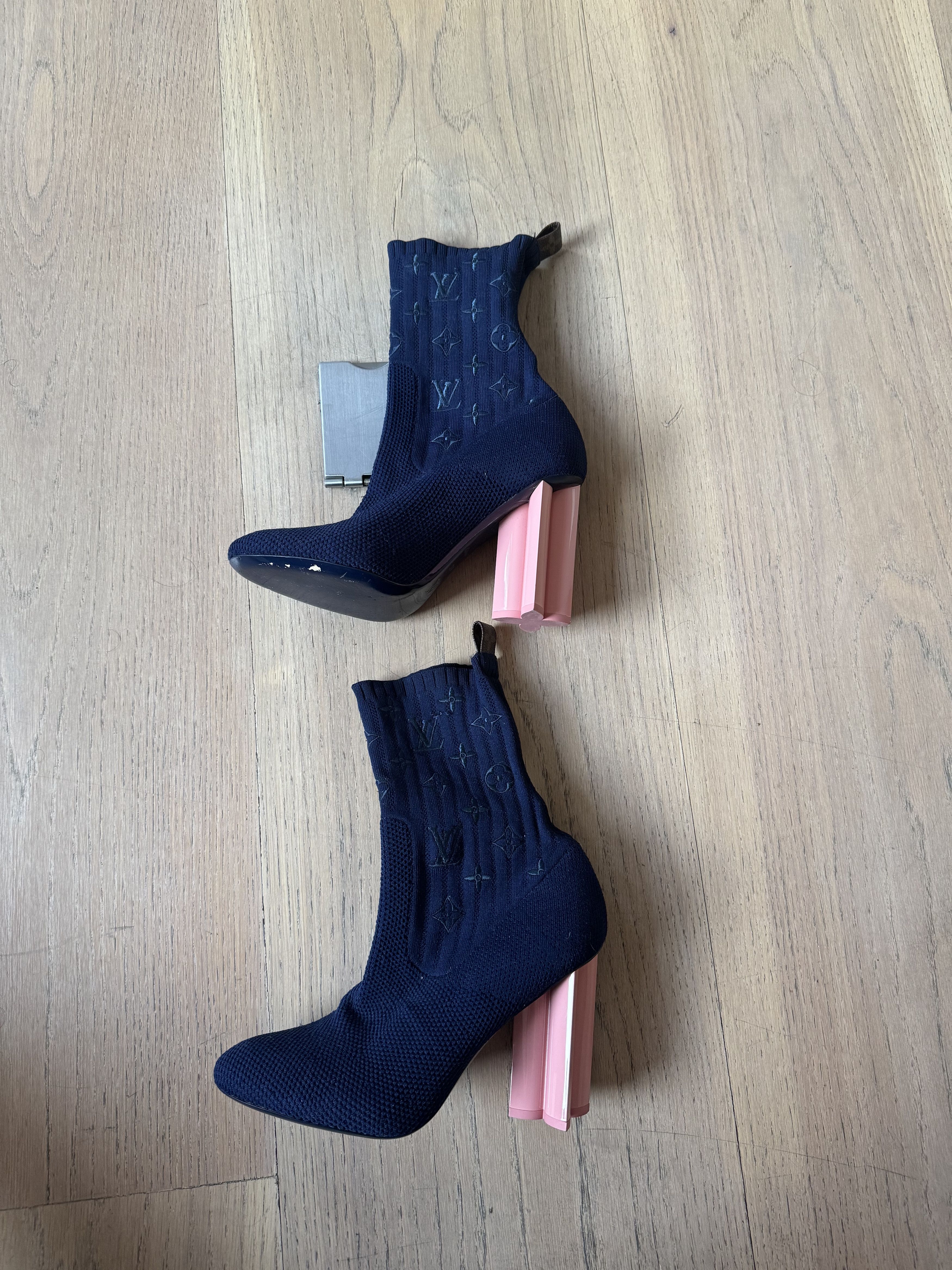 Louis Vuitton Louis Vuitton - Monogram Silhouette Ankle Boots - Pink Size US 8 / IT 38 - 2 Thumbnail