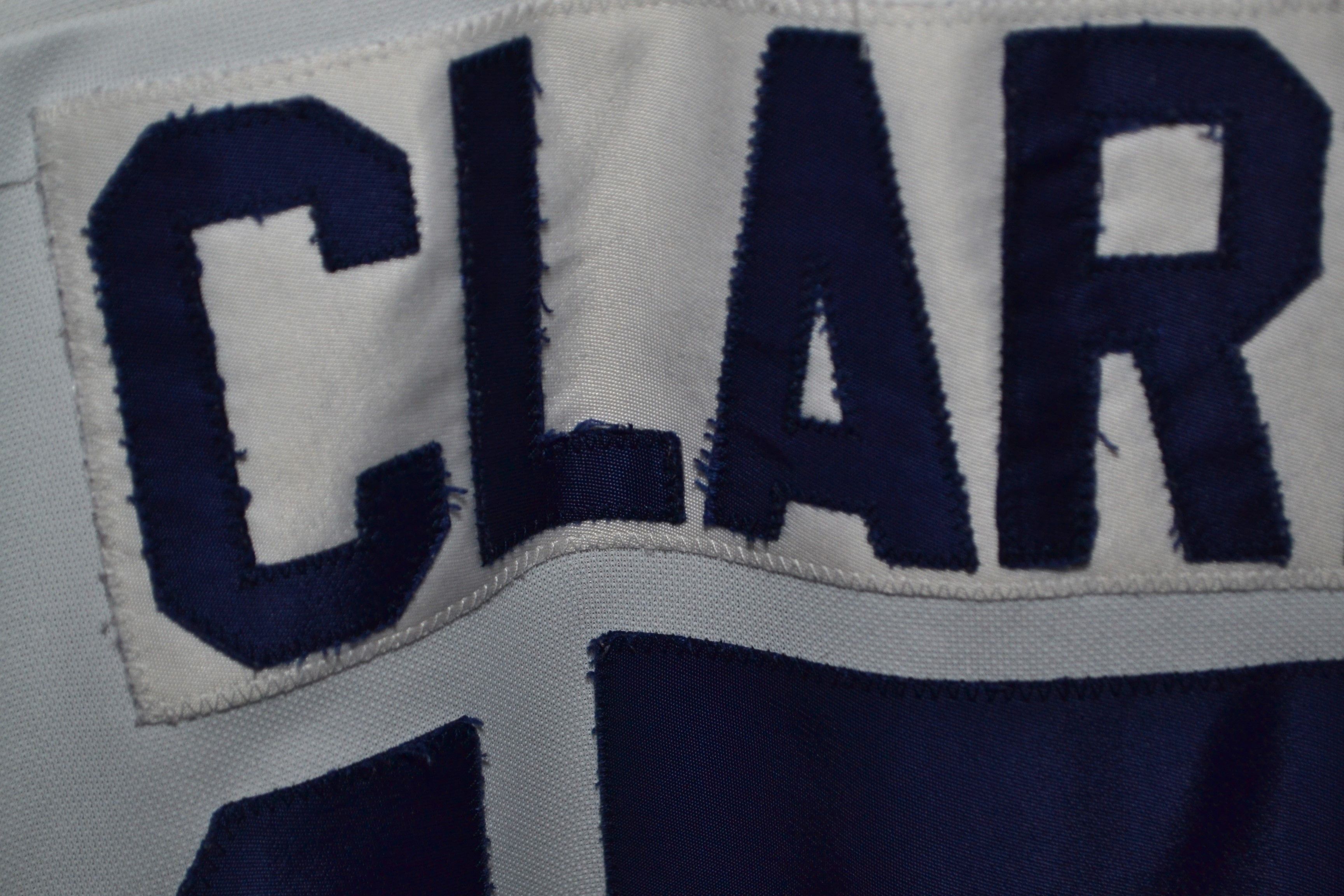 Ccm × Vintage Vintage CCM Wendel Clark Toronto Maple Leafs Hockey Jersey Size US L / EU 52-54 / 3 - 11 Thumbnail