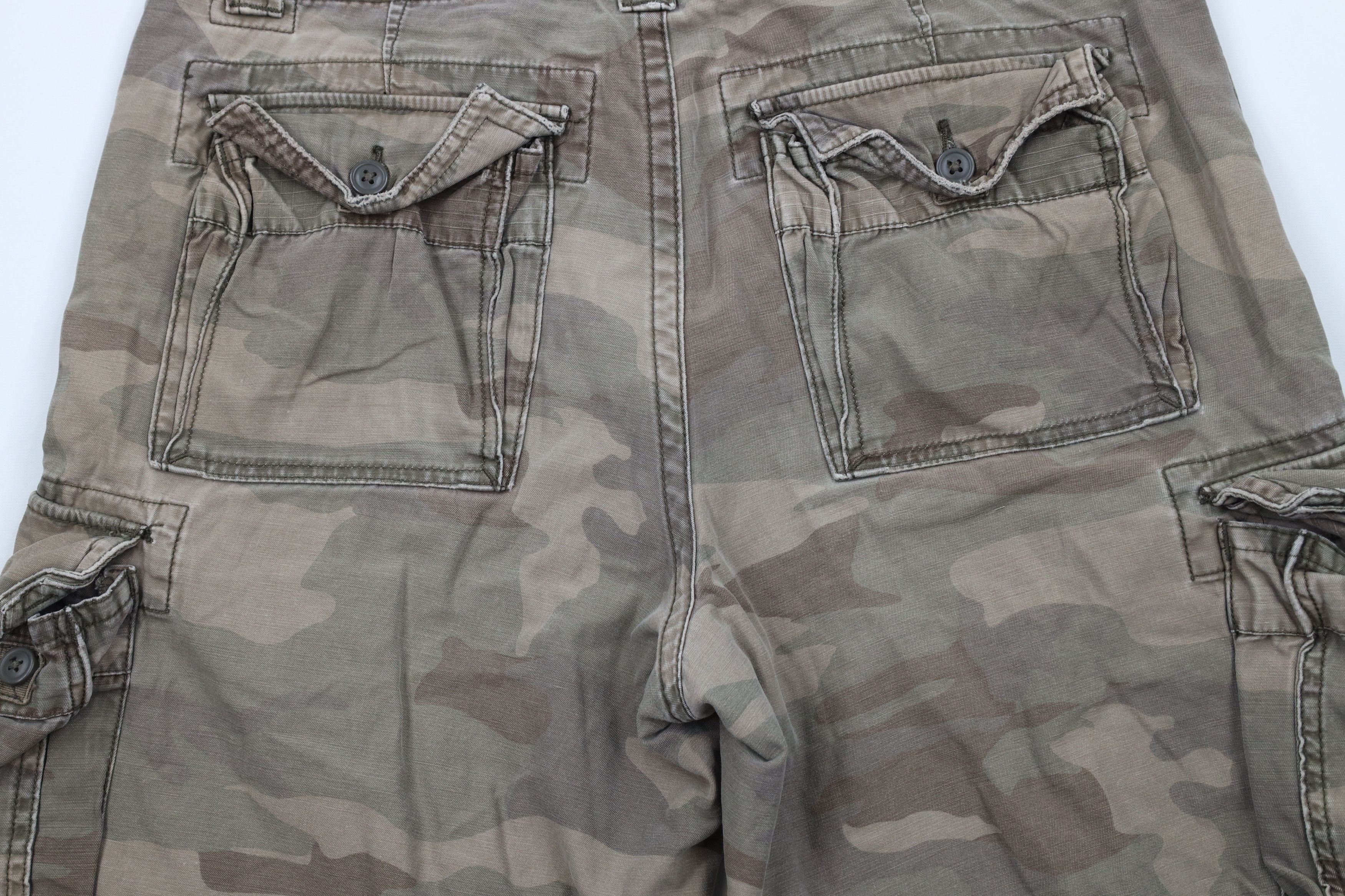 Vintage Vintage 90s Streetwear Heavyweight Camouflage Cargo Shorts Size US 32 / EU 48 - 13 Thumbnail