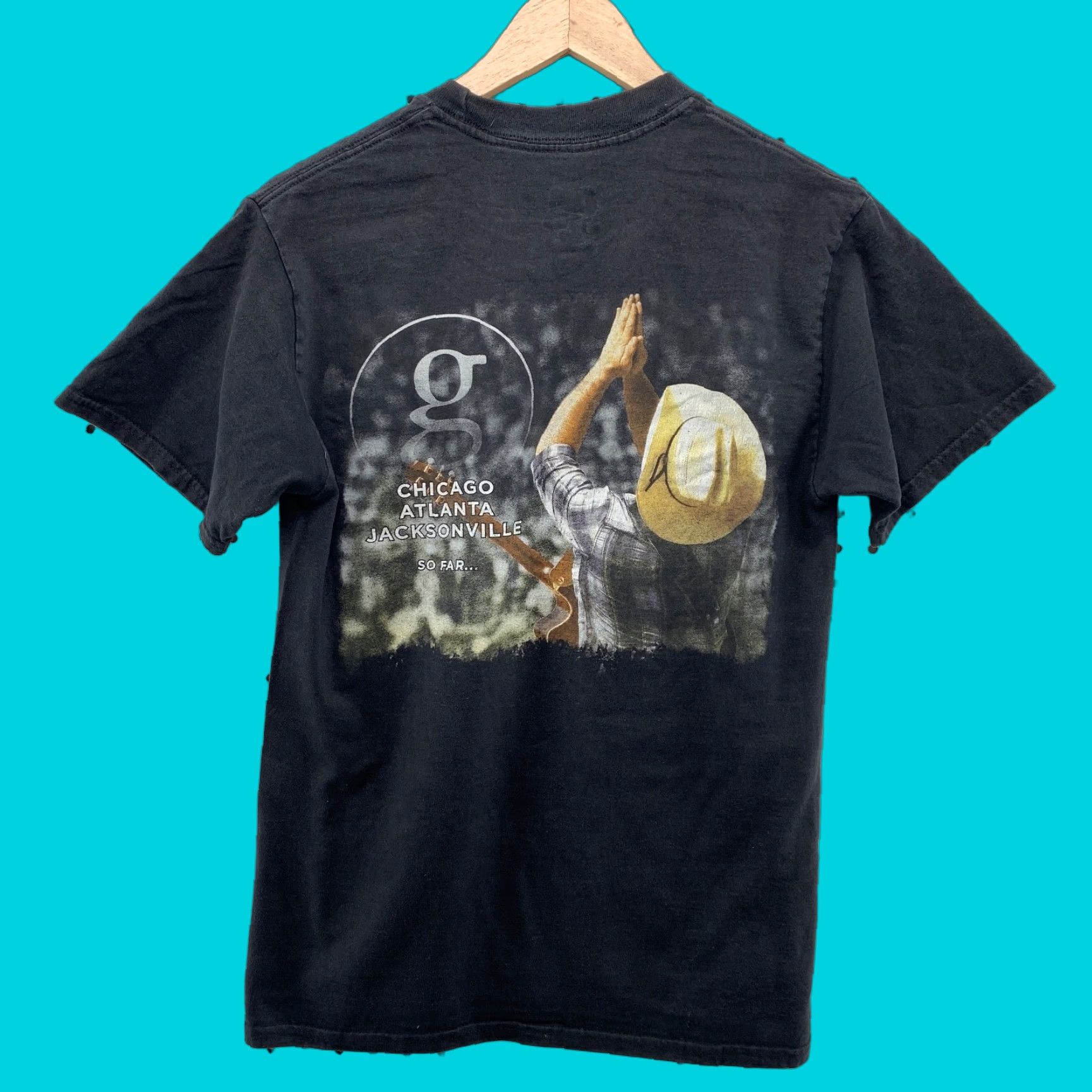 Hanes VINTAGE Garth Brooks World Tour Shirt Small Adult 2014 Black Short Sleeve Mens T-Shirt Hanes Beefy-T Black 17.5x27 Concert Band Music Mens Size US S / EU 44-46 / 1 - 1 Thumbnail