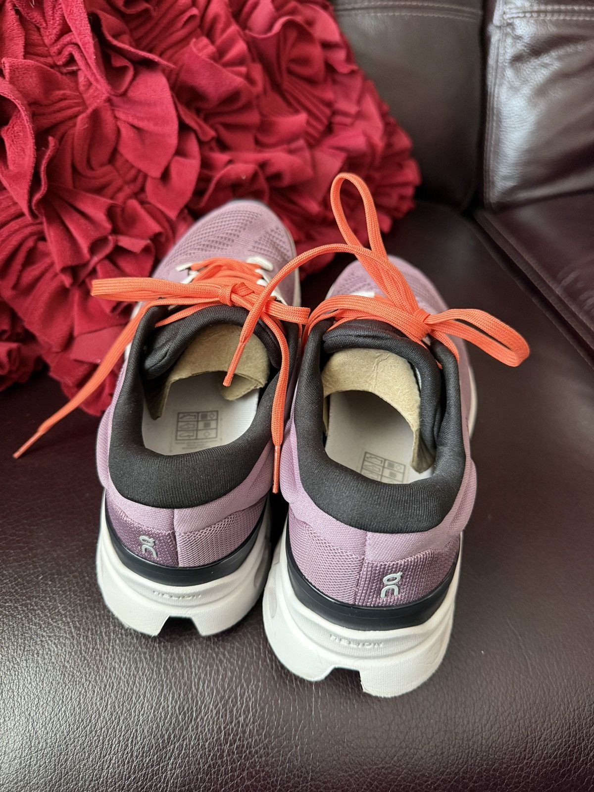 On On Women’s Cloudstratus 3 NWOT size 8 color in Quartz | Lily Size US 8 / IT 38 - 9 Thumbnail
