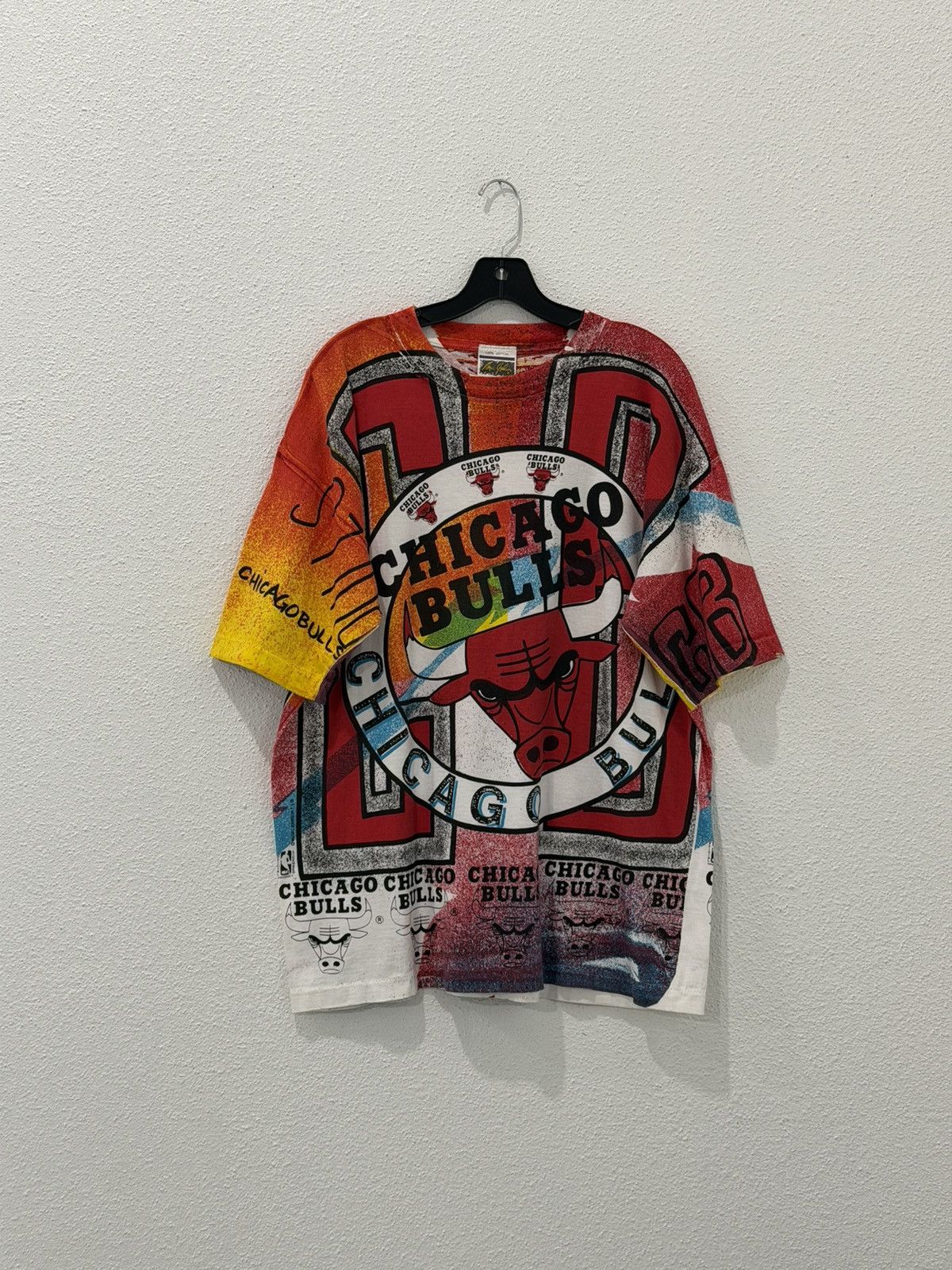 NBA Vintage 90s NBA Chicago Bulls Magic Johnson T’s AOP Sz Large Size US L / EU 52-54 / 3 - 1 Thumbnail