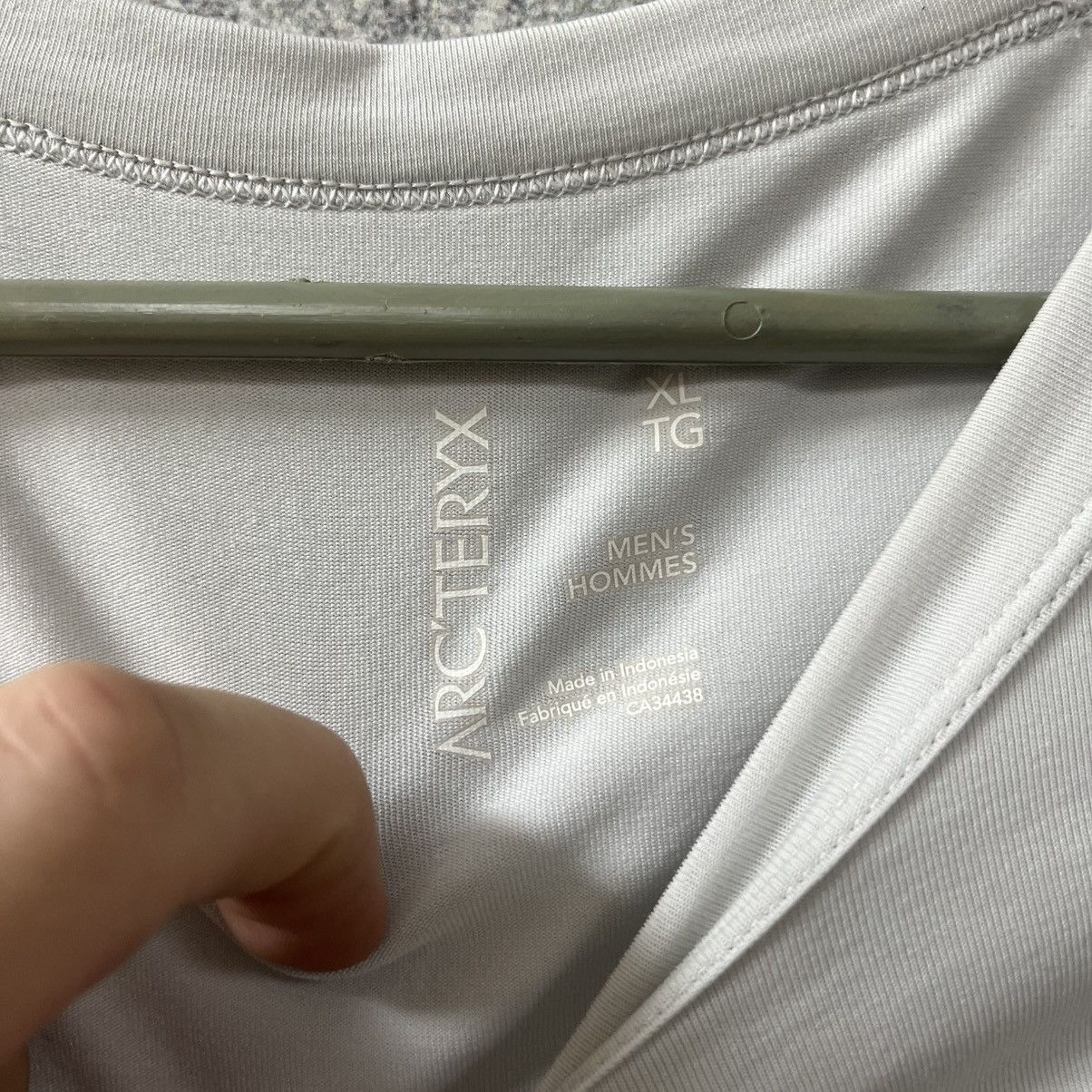 Arc'teryx Arcteryx T-shirt big logo Xl Size US XL / EU 56 / 4 - 8 Thumbnail