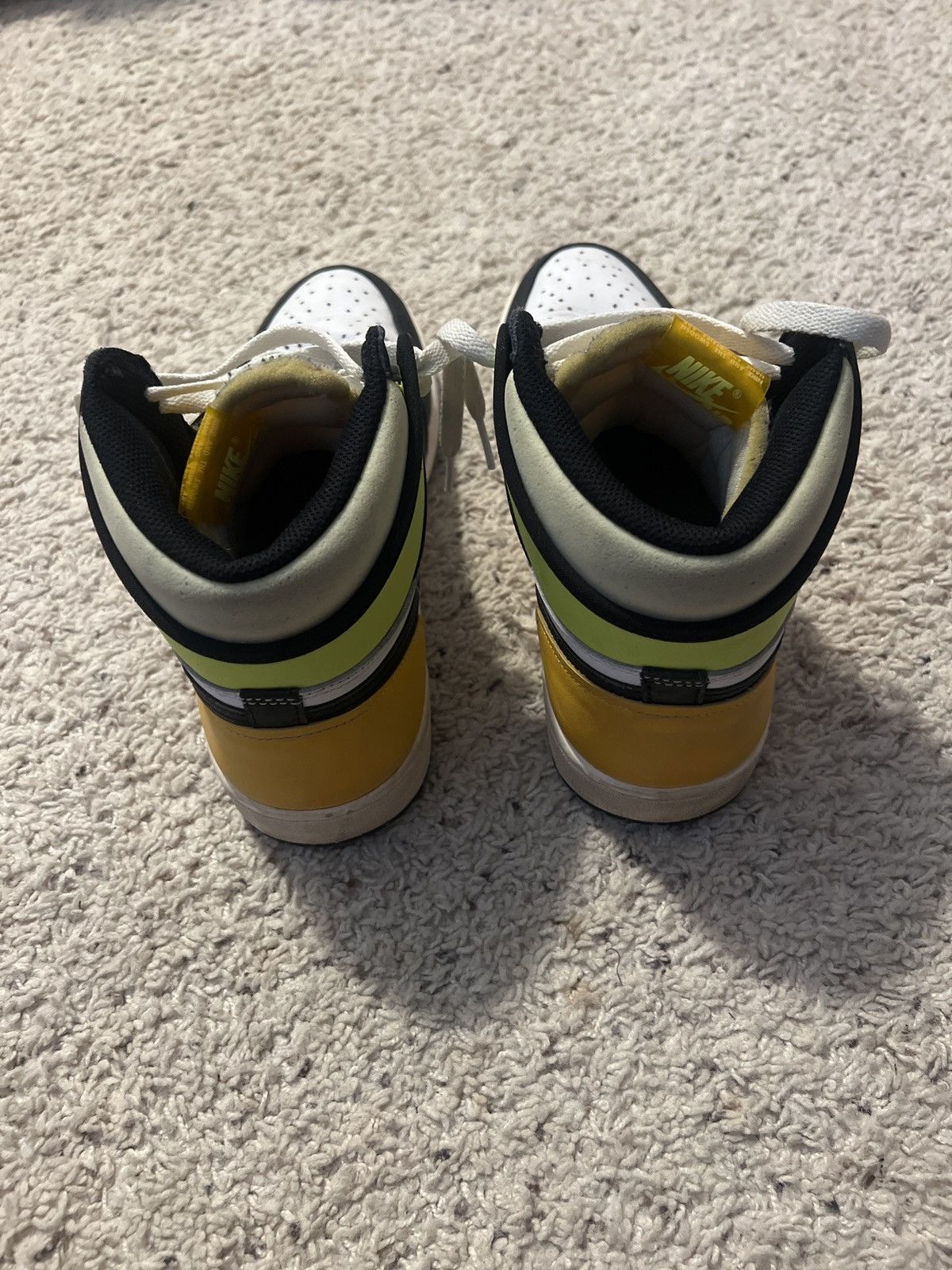 Jordan Brand × Nike Air Jordan 1 White/Black-Volt Size US 9 / EU 42 - 4 Thumbnail