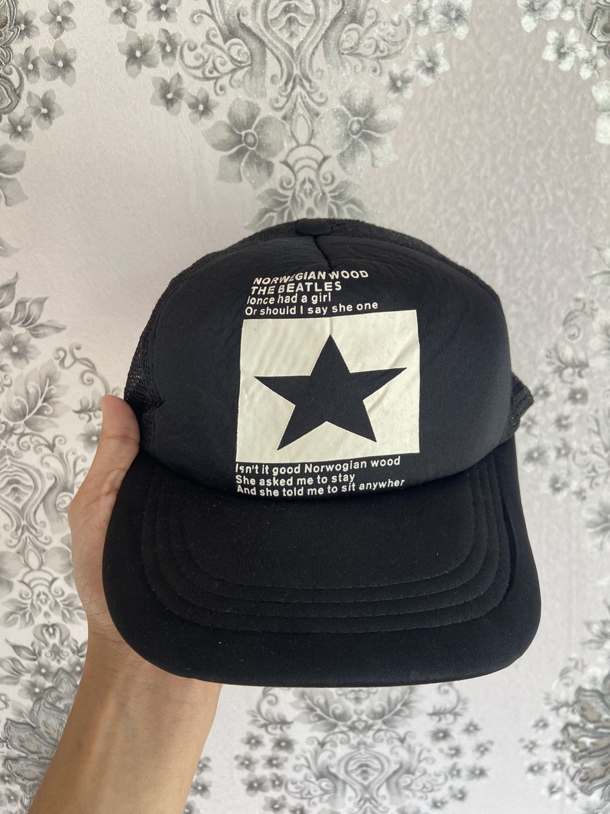 Band Tees THE BEATLES Norwegian Wood Trucker Cap Size ONE SIZE - 1 Thumbnail