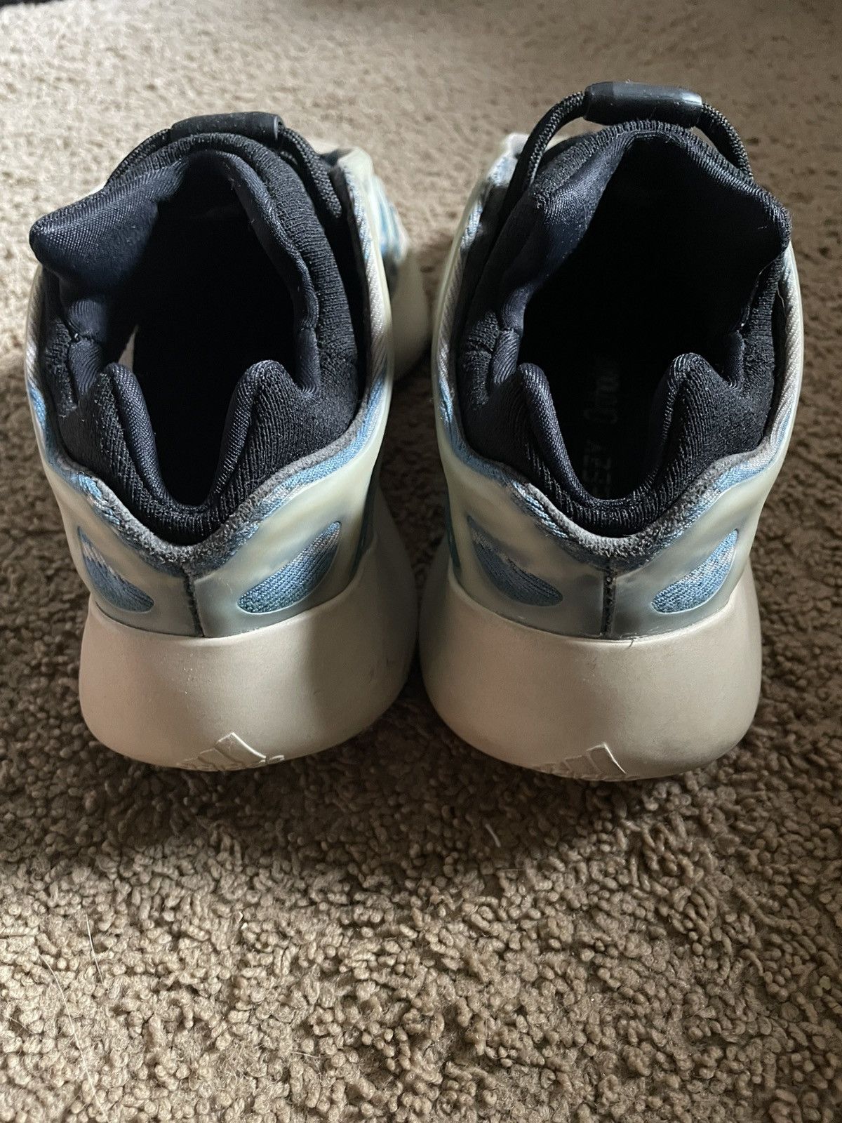 Yeezy adidas Yeezy 700 V3 Kyanite Women’s size 7 Size US 7 / IT 37 - 3 Thumbnail
