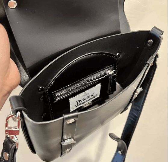 Vivienne Westwood ❤Vivienne Westwood Black Kim Messenger Bag Size ONE SIZE - 20 Thumbnail