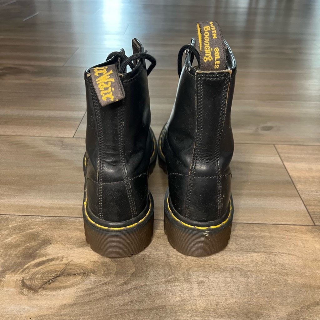 Dr. Martens Vintage Doc Martens Made in England Lug Sole Combat Boots Wo Size US 5 / IT 35 - 5 Thumbnail
