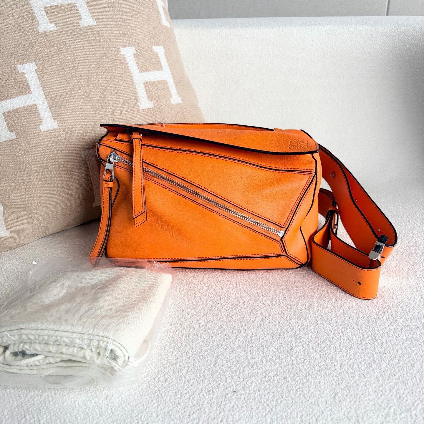 Loewe Pre-loved Bag Very good condition Size ONE SIZE - 1 Thumbnail