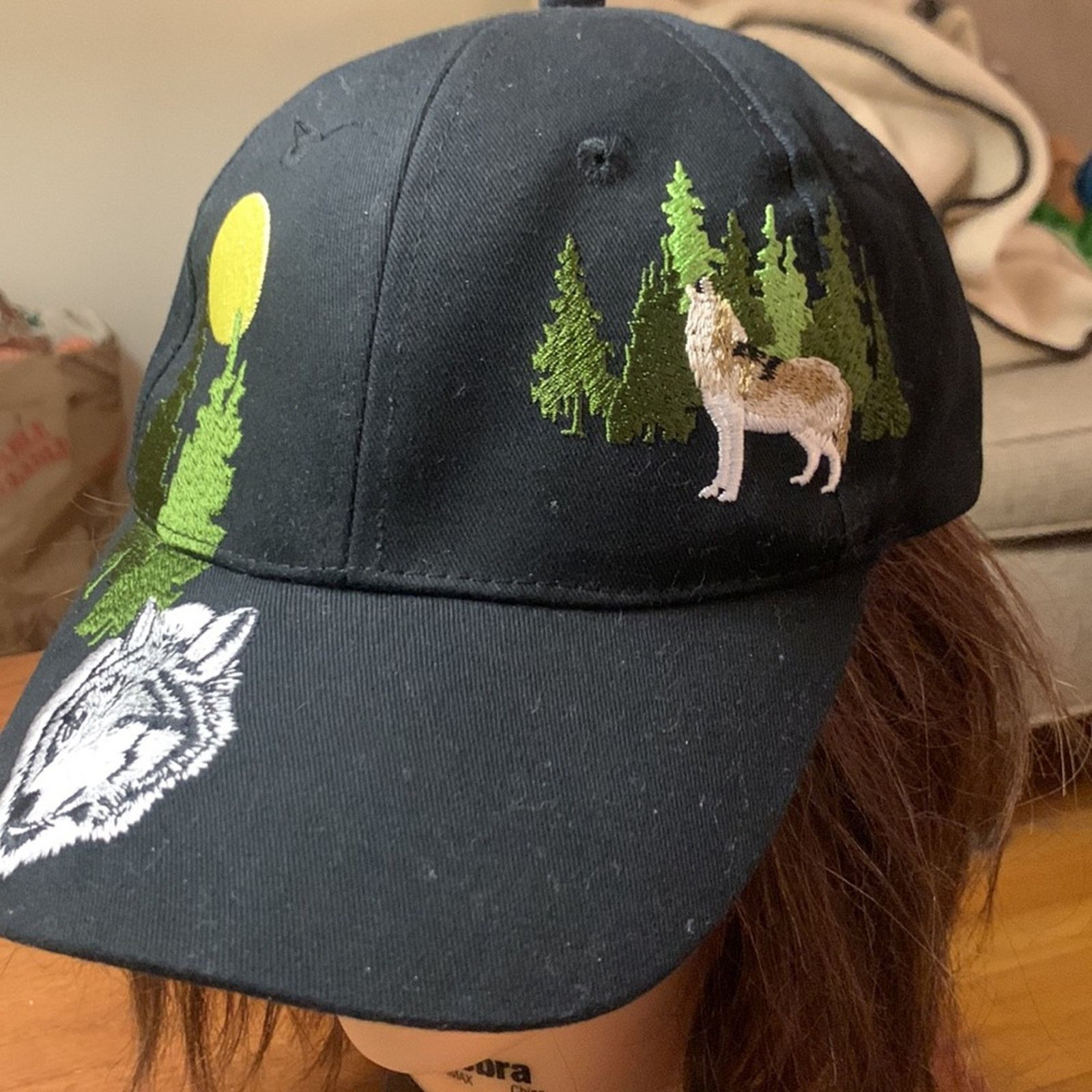 Vintage Wolf Embroidered Baseball Hat/Cap Trucker hat Size ONE SIZE - 1 Thumbnail