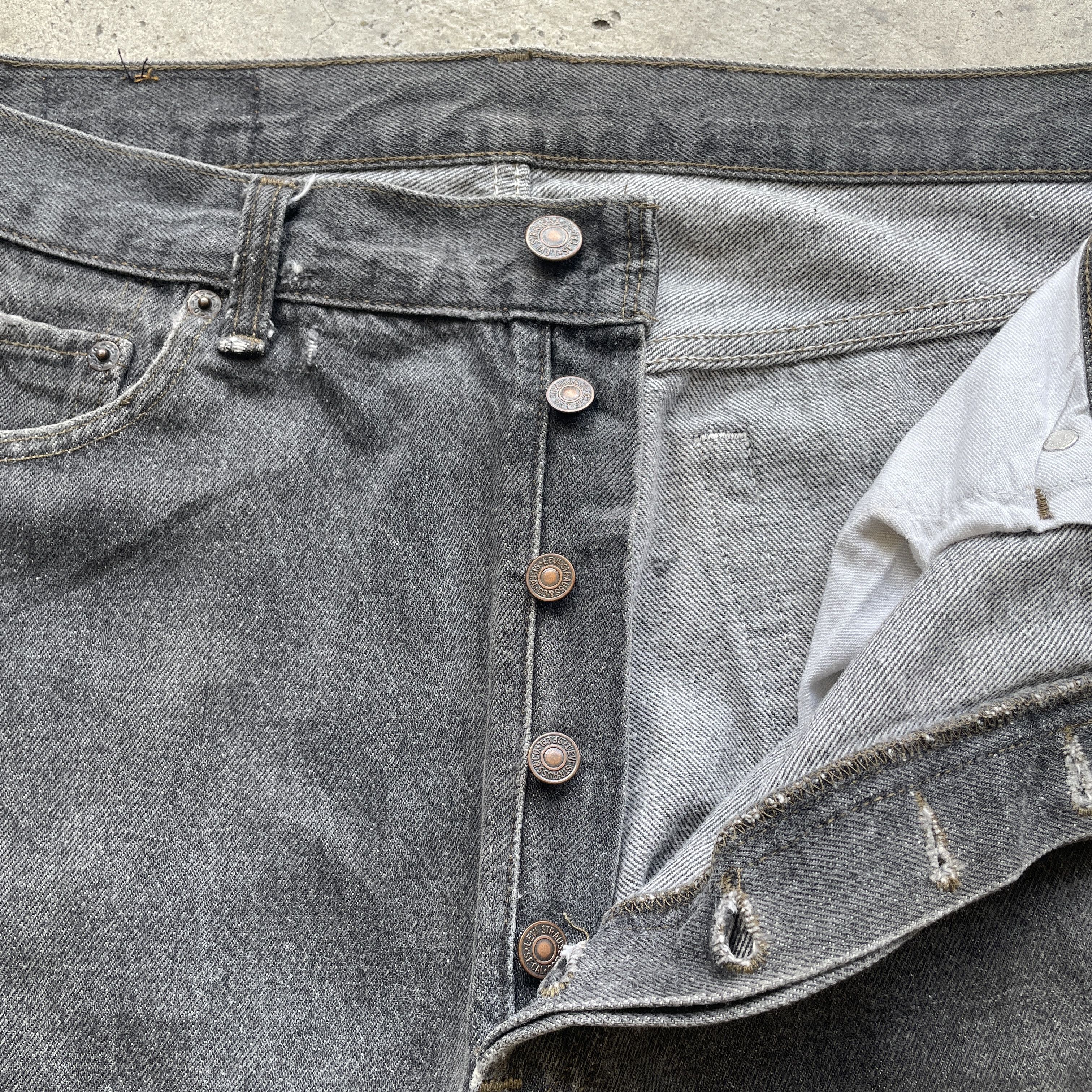 Levi's Vintage Clothing 90s VINTAGE LEVI’S 501 BLACK FADED PANTS JEANS USA W34x29 Size US 34 / EU 50 - 6 Thumbnail
