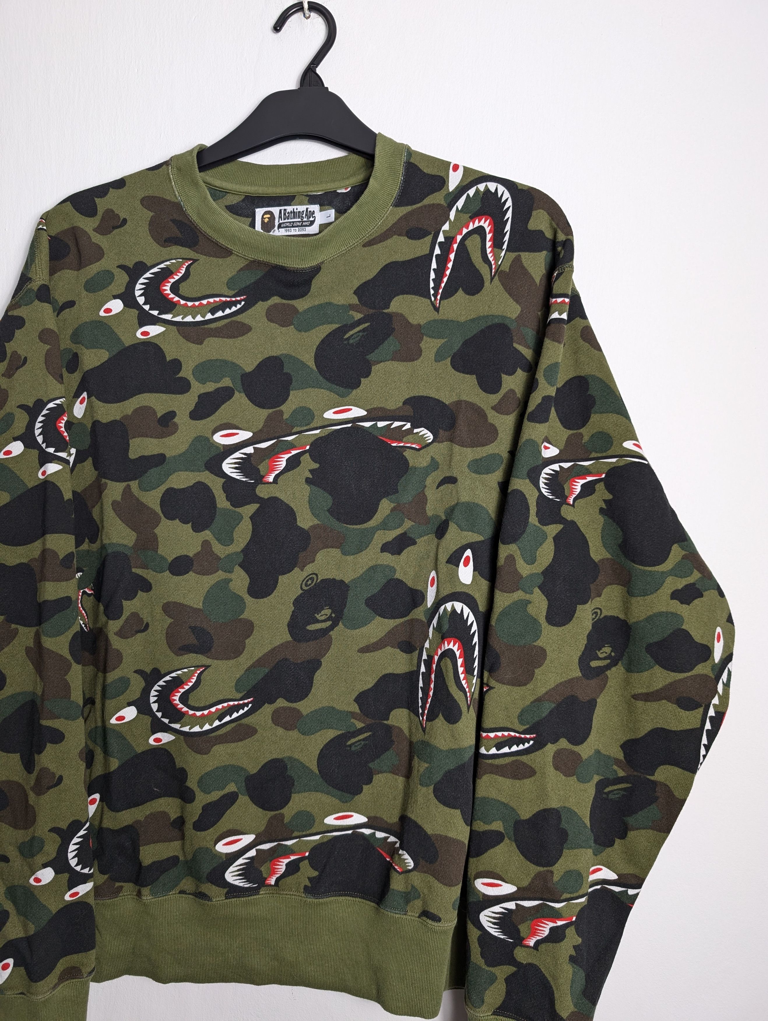 Bape 1st Camo Shark Relaxed Crewneck Size US L / EU 52-54 / 3 - 2 Thumbnail