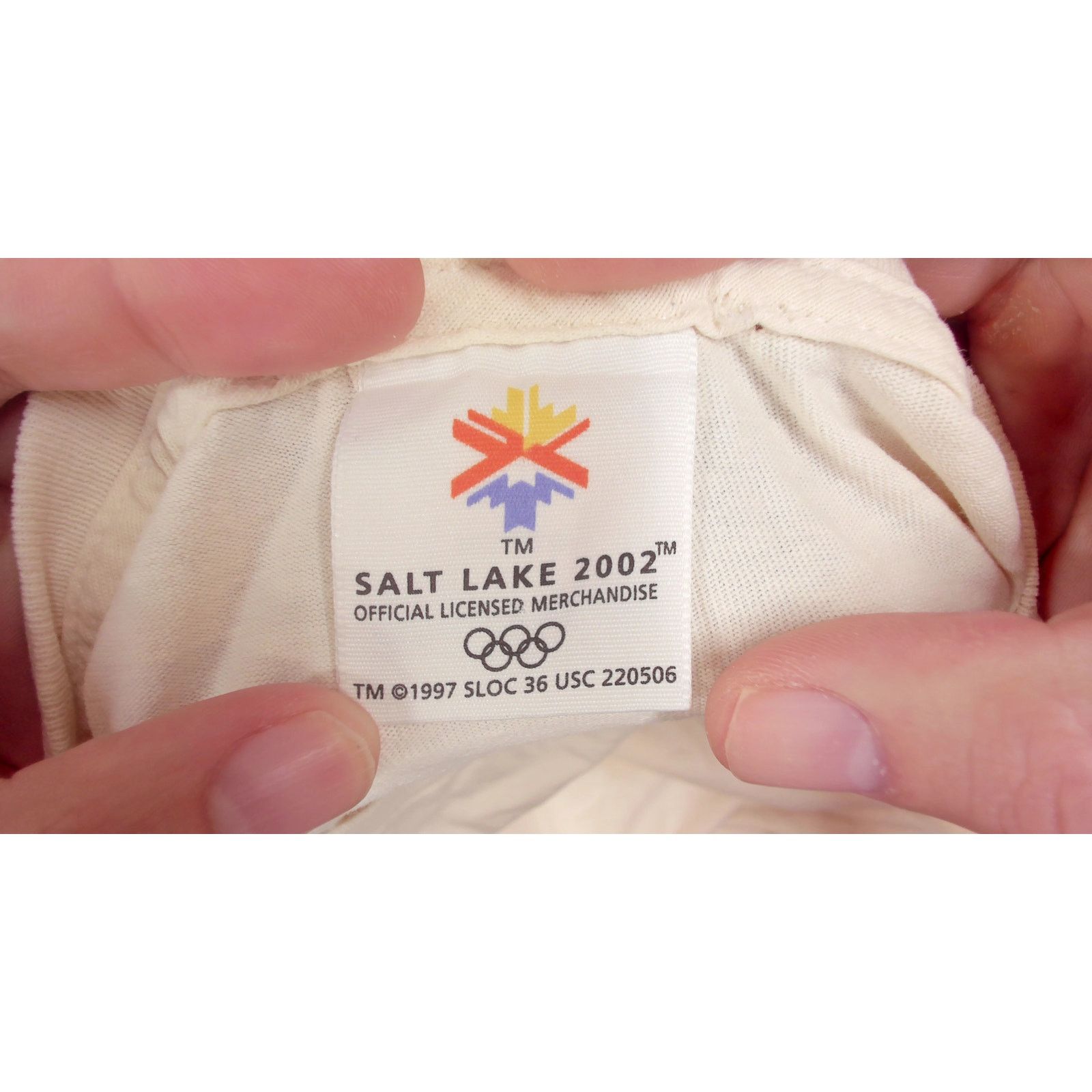 Vintage VTG 1997 Salt Lake 2002 Olympics Flags Boxy Cropped L/S Tee Size US L / EU 52-54 / 3 - 11 Thumbnail