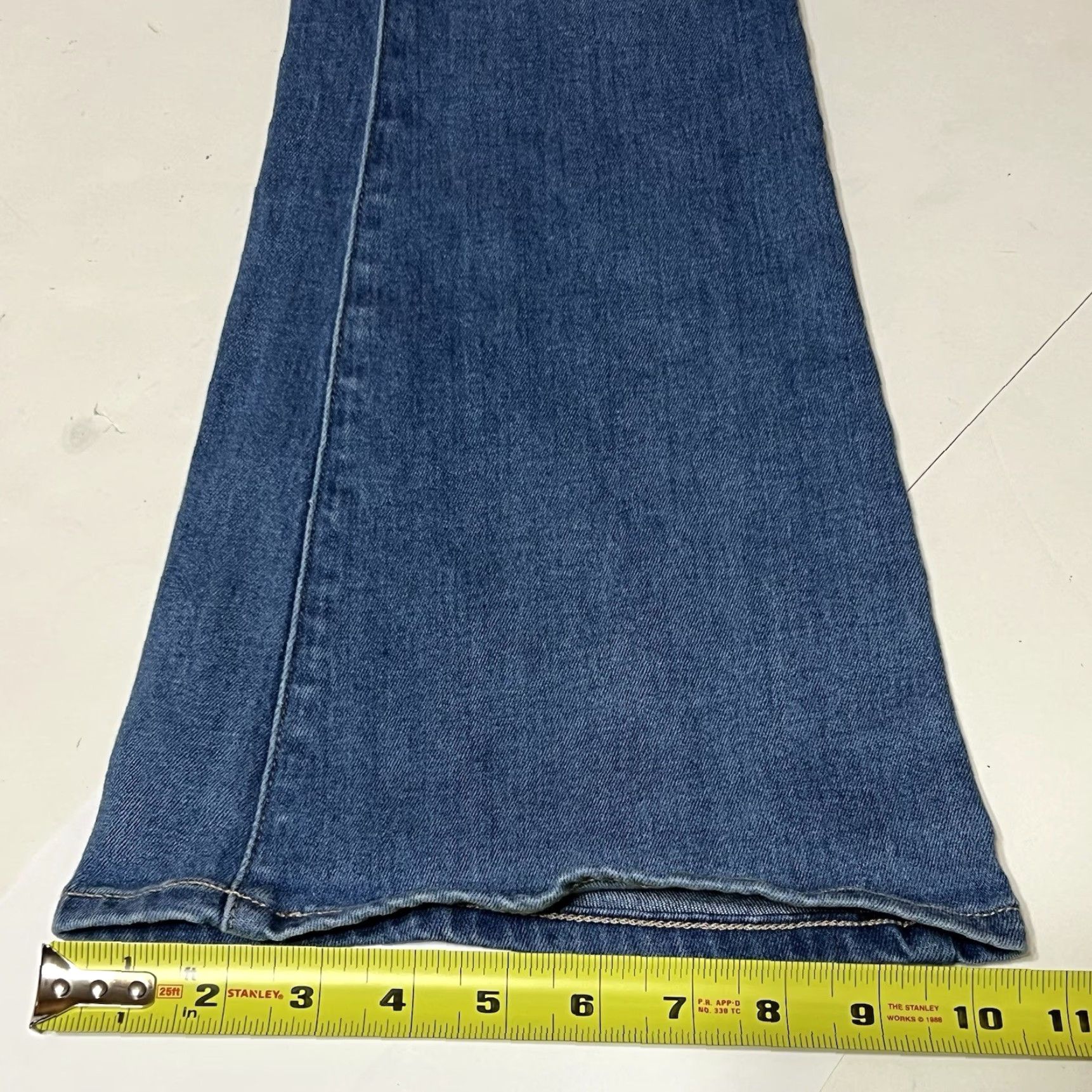 Paige Paige Jeans Womens 28x31 Blue High Rise Bell Canyon Flared Denim Med Wash Boho Jeans Flared Womens 28 Denim Bell Canyon Boho Paige Size 28" / US 6 / IT 42 - 7 Thumbnail