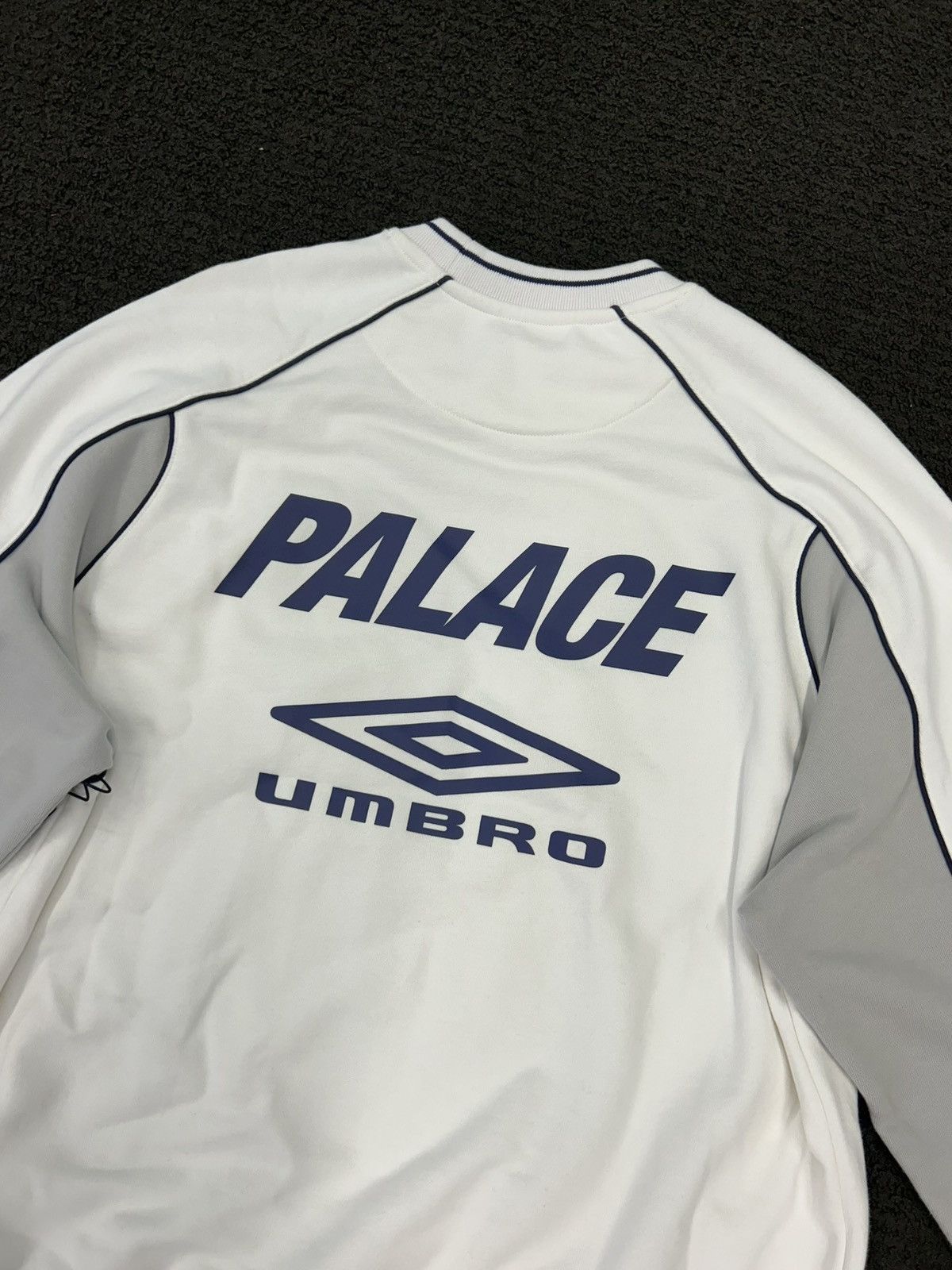 Palace × Umbro Palace Umbro Warm Up Crew "White" Size US L / EU 52-54 / 3 - 3 Thumbnail
