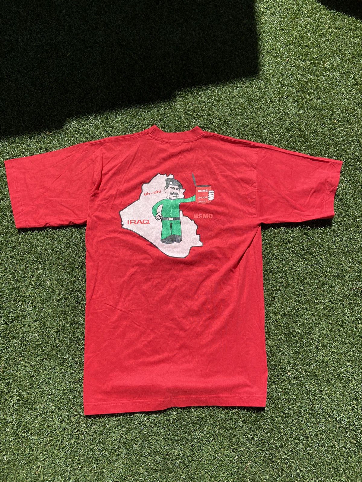 Vintage VTG 00’s Sadam Hussein Red Military Tee Size US M / EU 48-50 / 2 - 1 Thumbnail