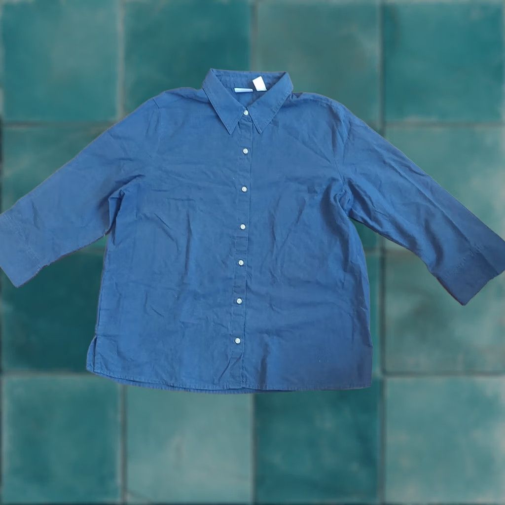 Vintage Chic Classic Collection Women's Blue Long Sleeve Button-Up Dress Shirt L Blue Solid Cotton-Polyester B720 Size L / US 10 / IT 46 - 1 Thumbnail