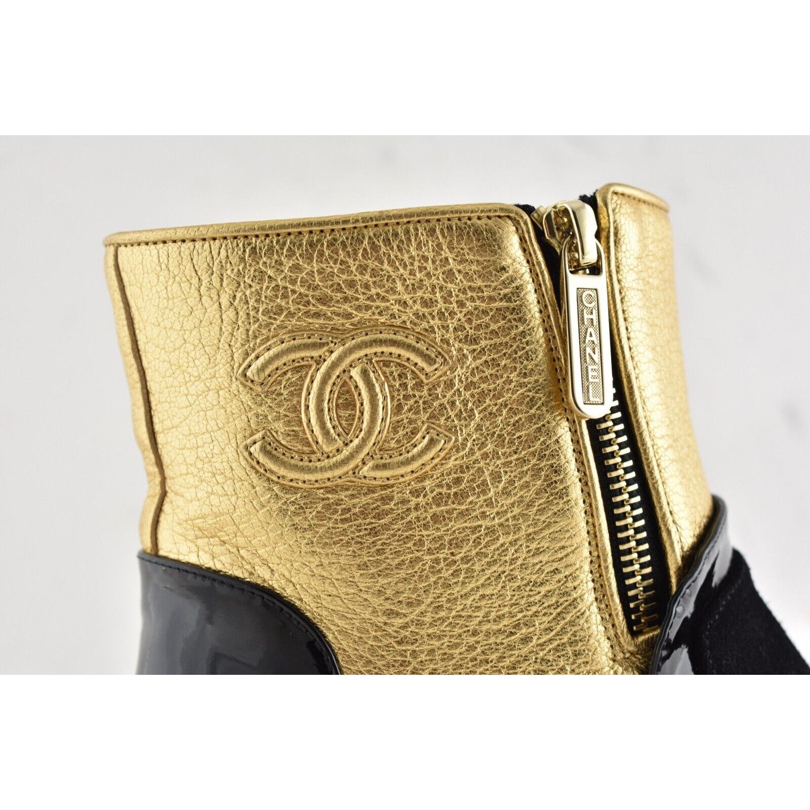 Chanel Chanel 18B Gold Black Patent Suede CC Logo Zipper Zip Size US 5 / IT 35 - 3 Thumbnail