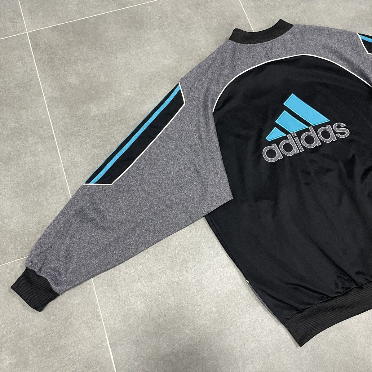 Adidas × Vintage Vintage Adidas Track Jacket Size L Size US L / EU 52-54 / 3 - 16 Thumbnail