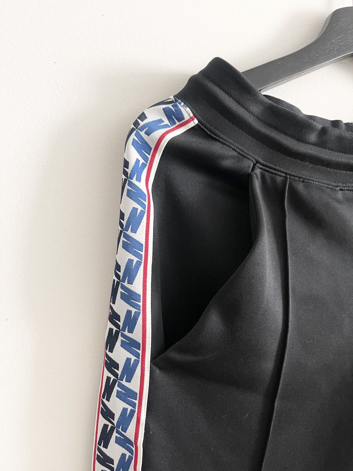 Nike STEAL! 2000s Nike Black Sail Taped Poly Track Pants Size US 30 / EU 46 - 6 Thumbnail
