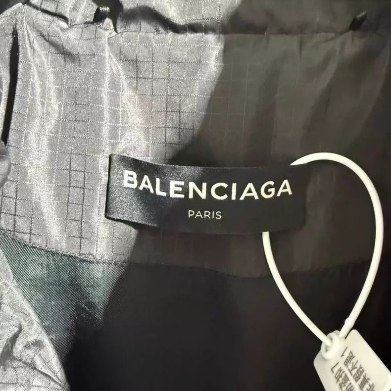 Balenciaga Balenciaga Mailbox small letter logo zipper down jacket 250 Size US S / EU 44-46 / 1 - 3 Thumbnail