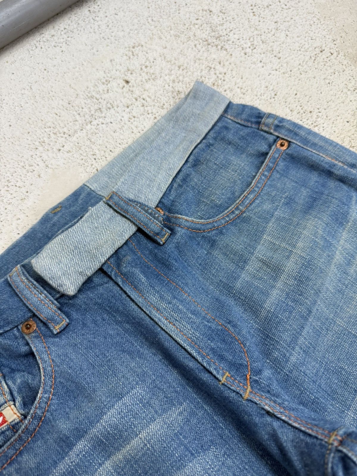 Diesel Vintage Diesel Wide Leg Flare Unisex Whisker Denim Size 26" / US 2 / IT 38 - 7 Thumbnail