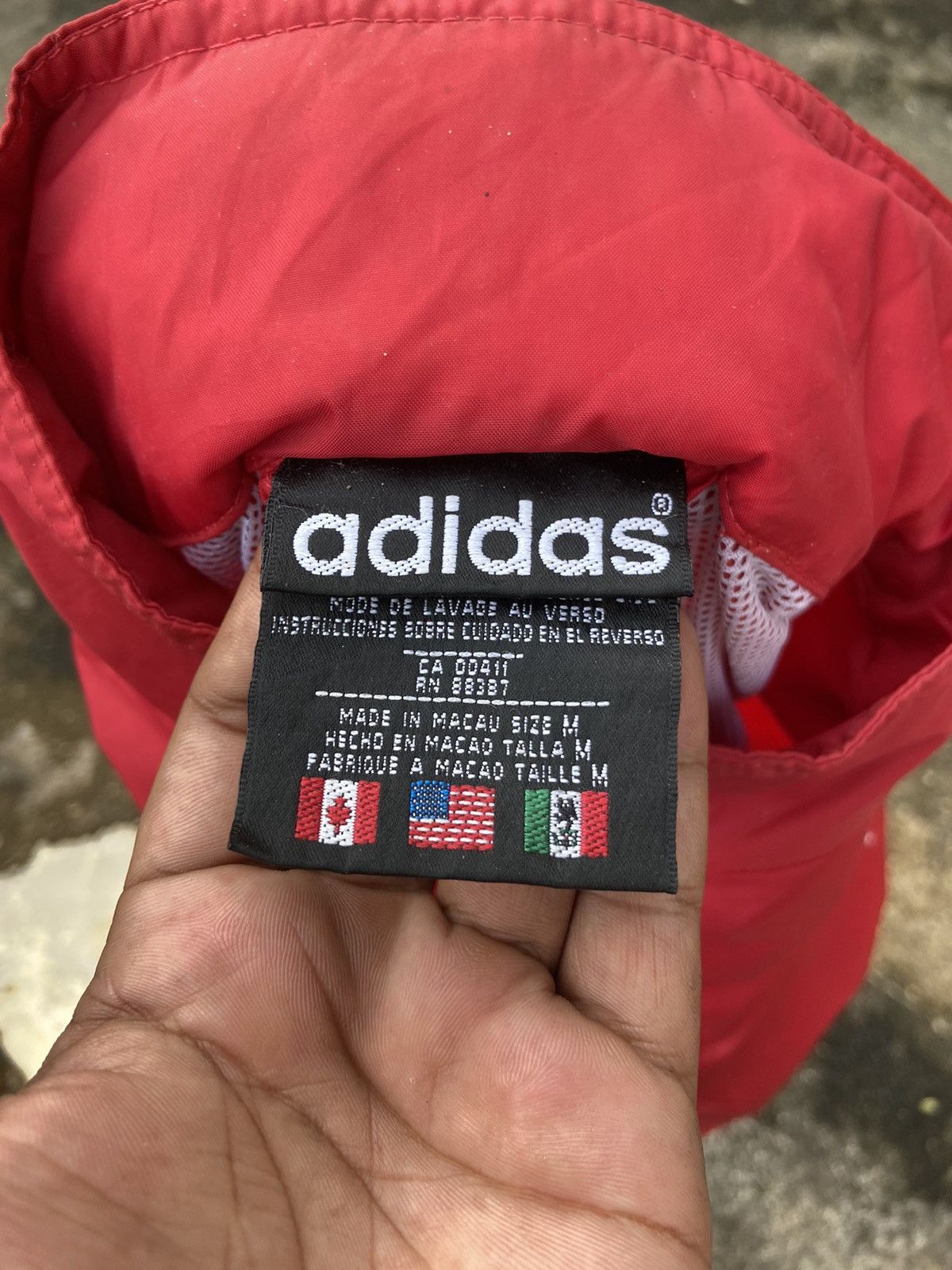 Adidas × Vintage Vintage adidas light jacket Size US M / EU 48-50 / 2 - 5 Thumbnail