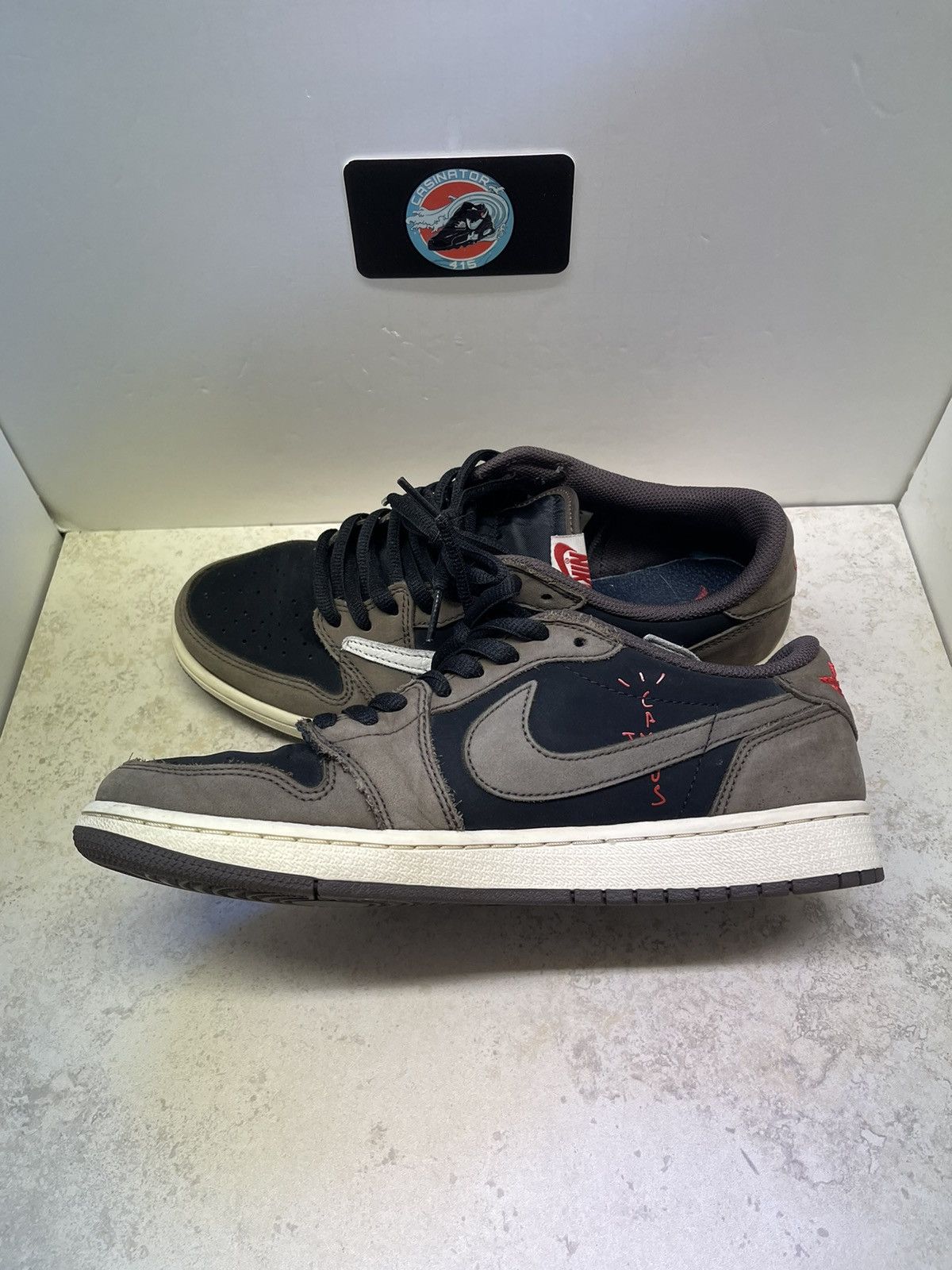 Jordan Brand × Travis Scott Size 9 - Jordan 1 x Travis Scott Low Mocha Size US 9 / EU 42 - 5 Thumbnail