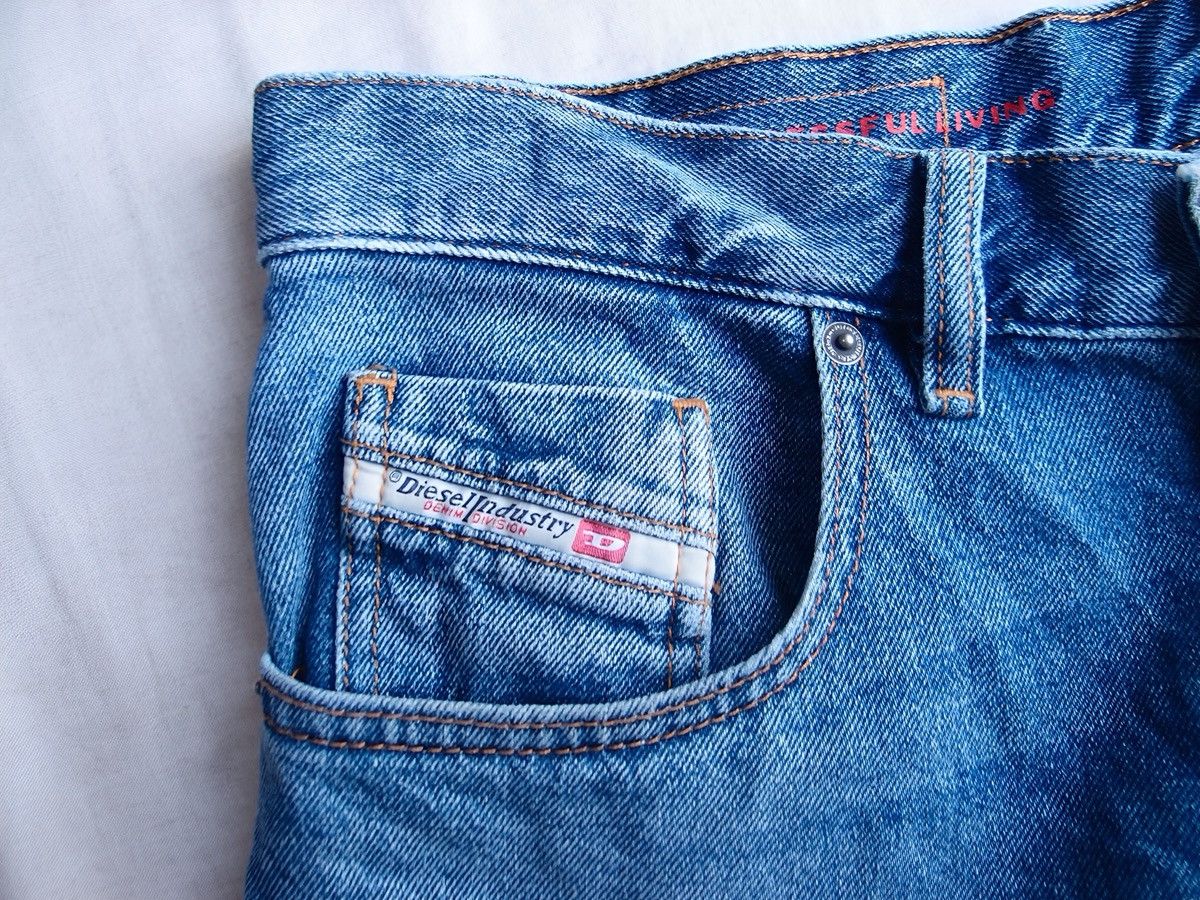 Diesel DIESEL D-STRUKT-SHORT Washed Denim Shorts Size 30 Size US 30 / EU 46 - 4 Thumbnail