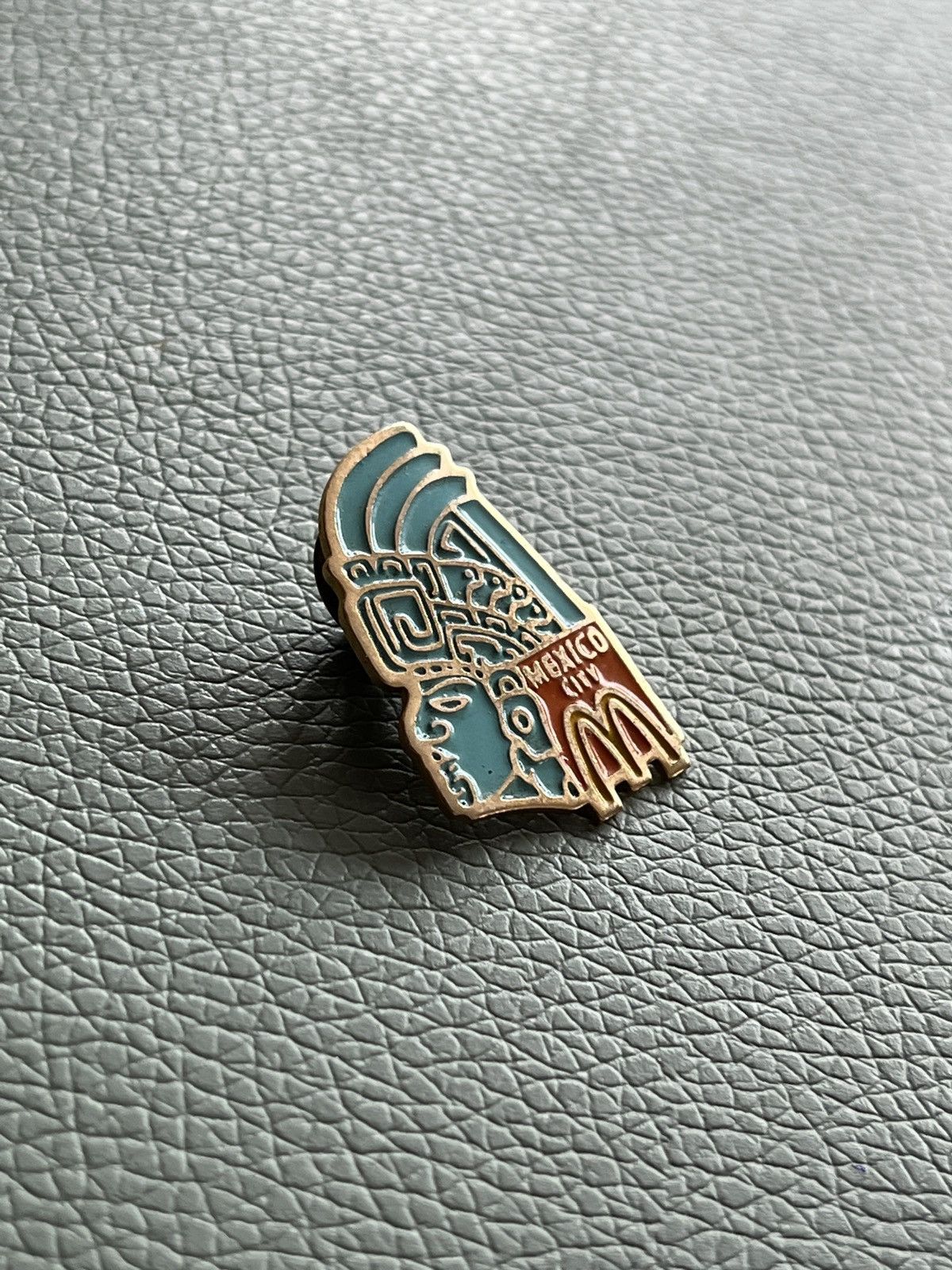 Junk Food × Vintage Mc Donald’s x Mexico City vintage pin (90´s) Size ONE SIZE - 2 Thumbnail