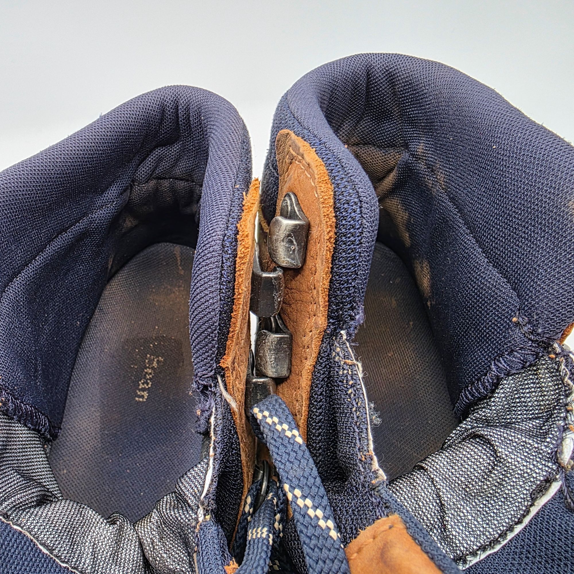 L.L. Bean LL Bean Mountain Classic Mens Size 8 Brown Waterproof Hiking Size US 8 / EU 41 - 9 Thumbnail