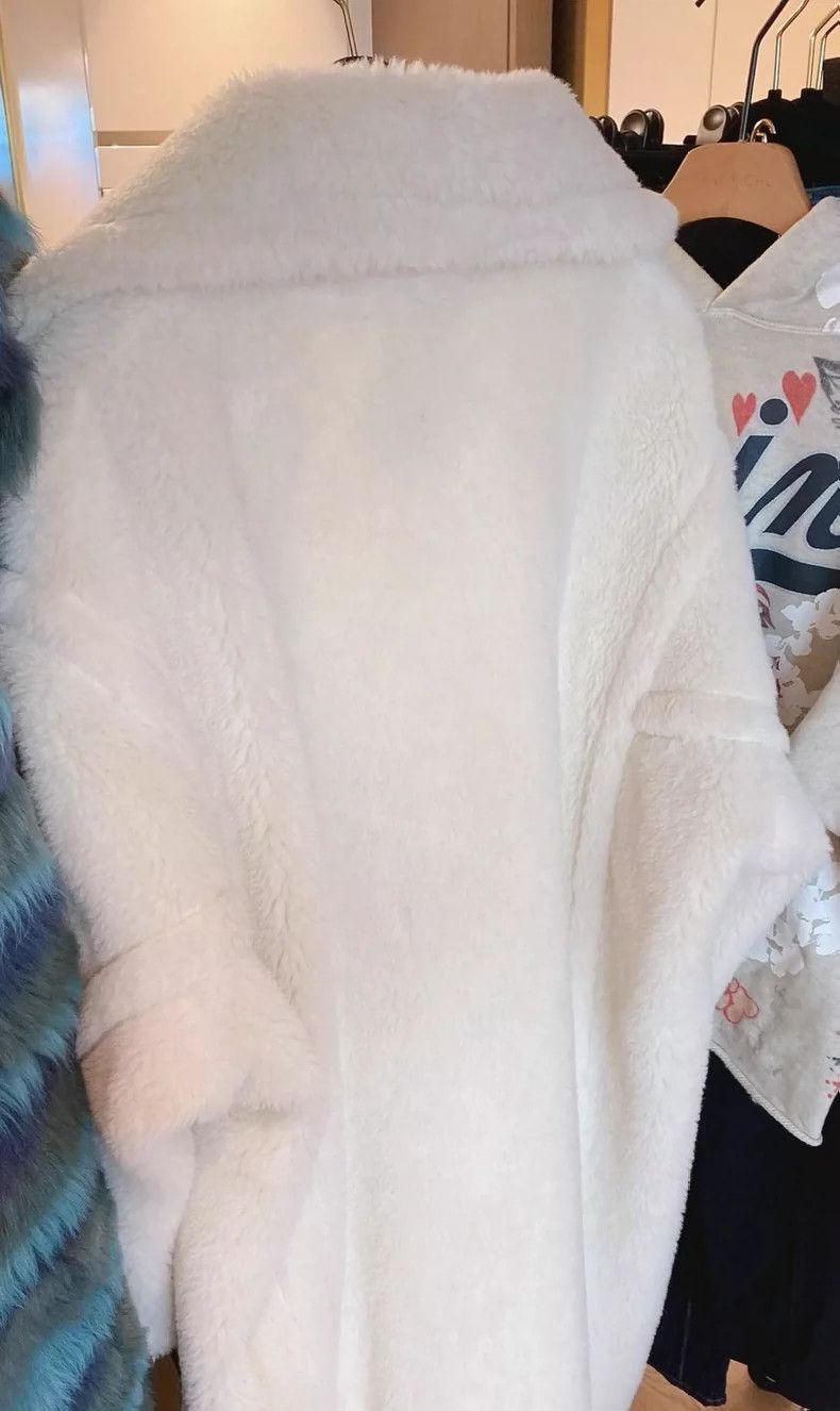 Max Mara Max Mara White Teddy Size M / US 6-8 / IT 42-44 - 2 Thumbnail