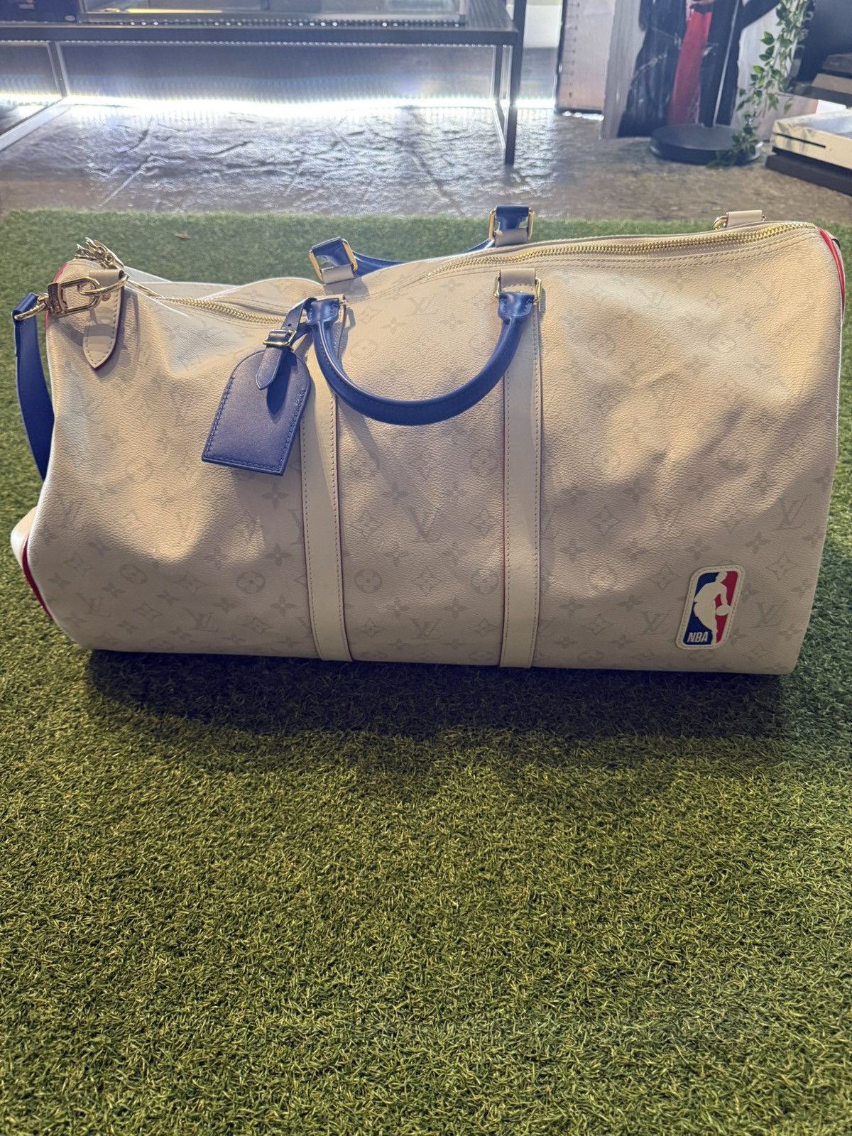 Louis Vuitton × NBA Louis Vuitton X NBA Keepall Antartica Bag Size ONE SIZE - 5 Thumbnail