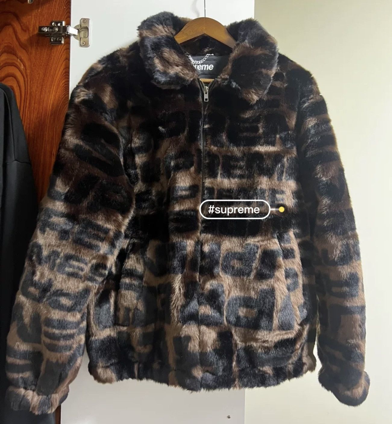 Supreme Supreme Faux Fur repeater bomber Brown Size US M / EU 48-50 / 2 - 6 Thumbnail